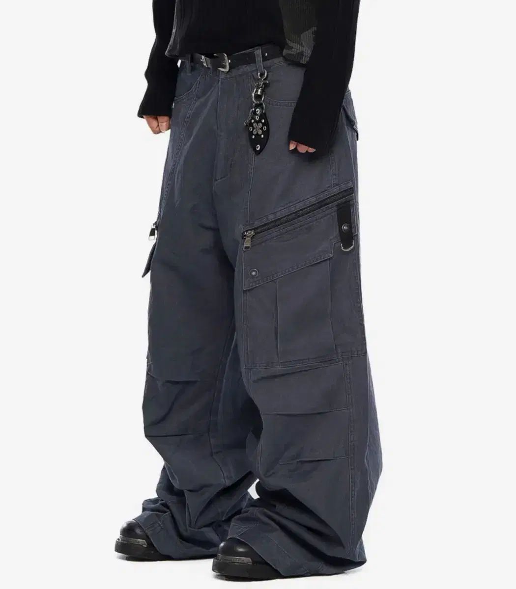 アッカム ニーピンタック ジッパーカーゴパンツ