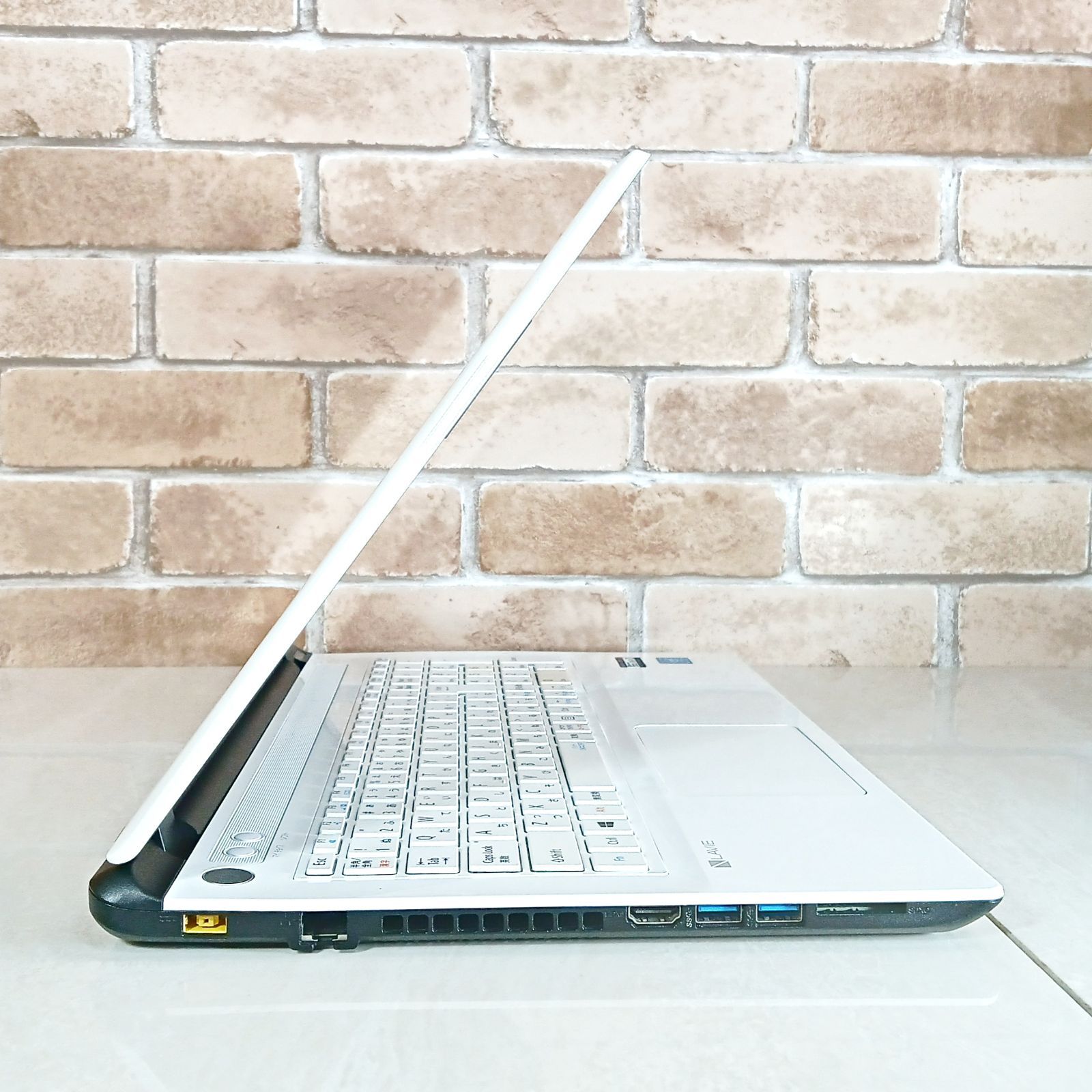 オフィス付き☆新品SSD/メモリ8G☆初心者OK！Windows11ノートパソコン