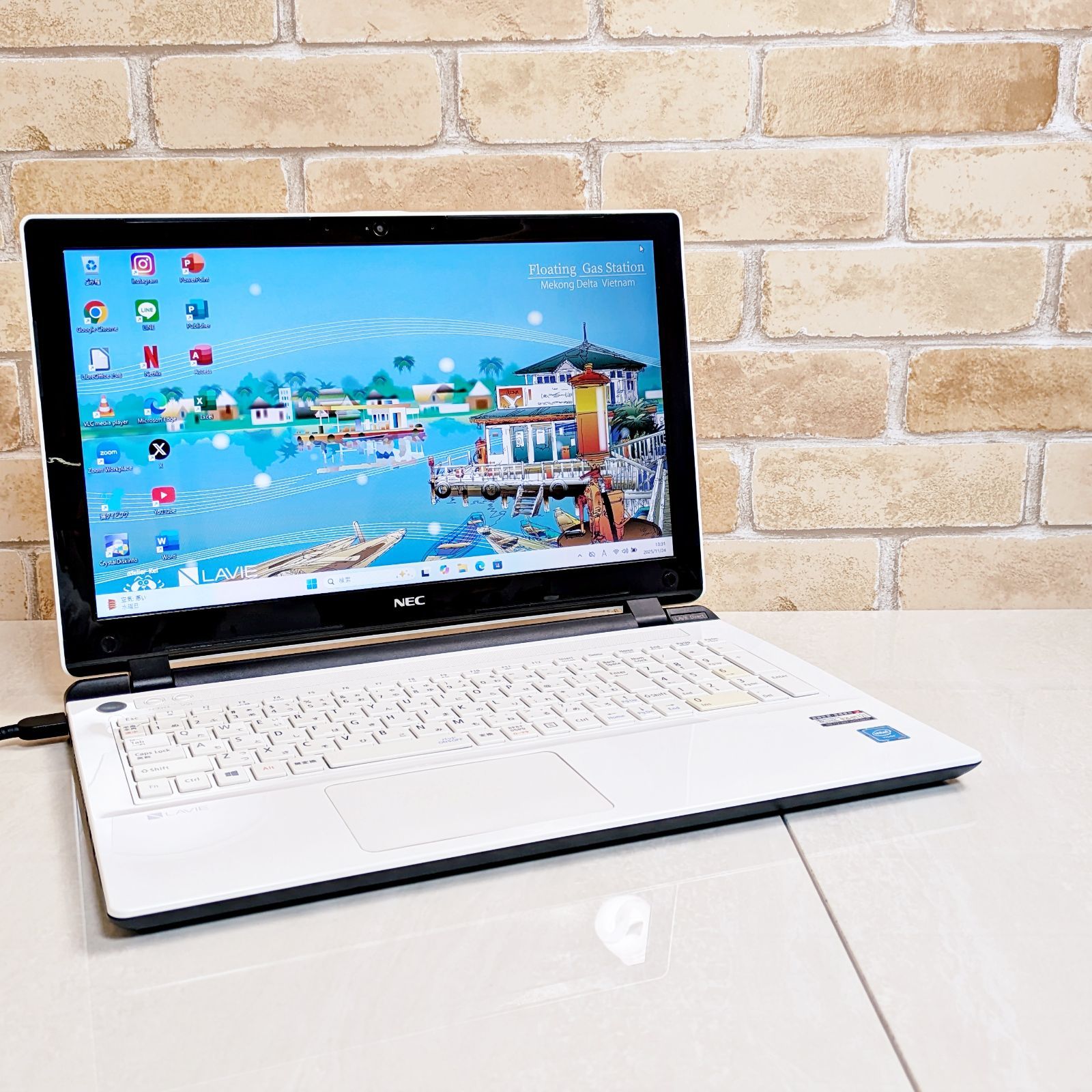 オフィス付き☆新品SSD/メモリ8G☆初心者OK！Windows11ノートパソコン