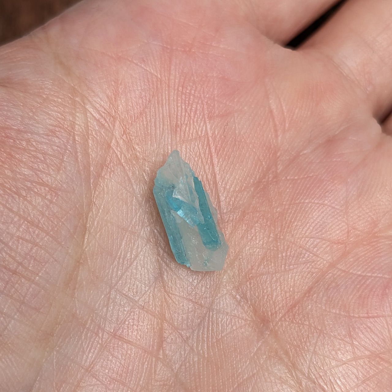 パライバトルマリン原石 ブラジル・パレーリャス産【2.68ct】PRO206952