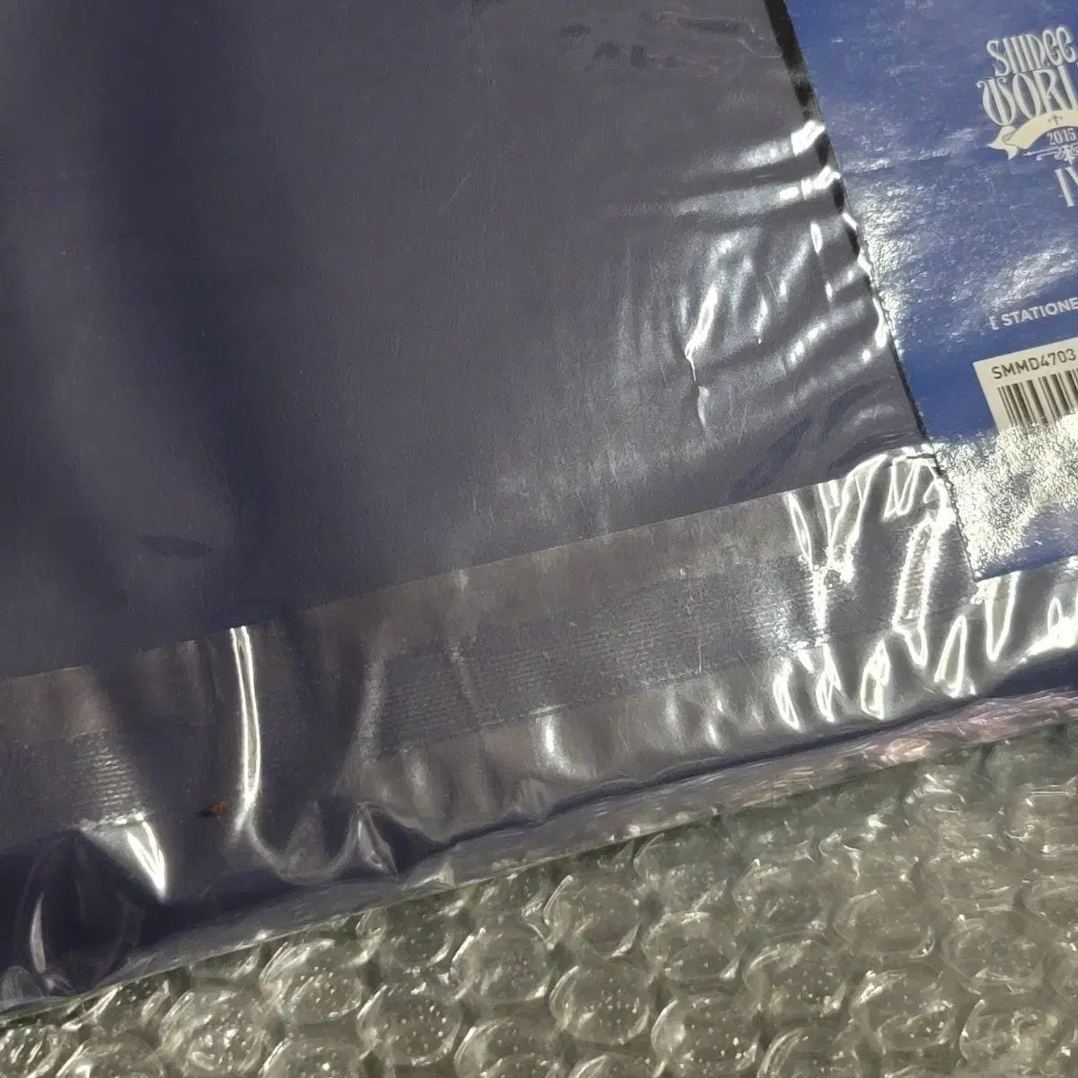 SHINee ジョンヒョン JONGHYUN コンサート グッズ WORLD V STATIONERY KIT 団体 集合 バッジ