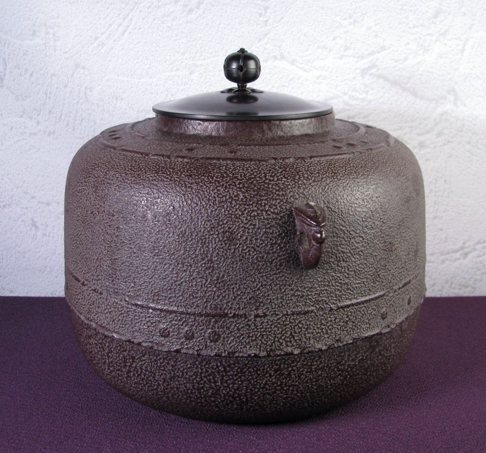 釜師：人間国宝 高橋敬典 鉄釜 高さ：21.5cm 重さ：4.2kg 未使用品 共