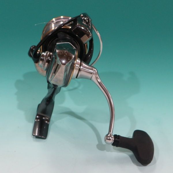 中古 DAIWA/ダイワ スピニングリール LUVIAS LT3000S-CXH 20ルビアス