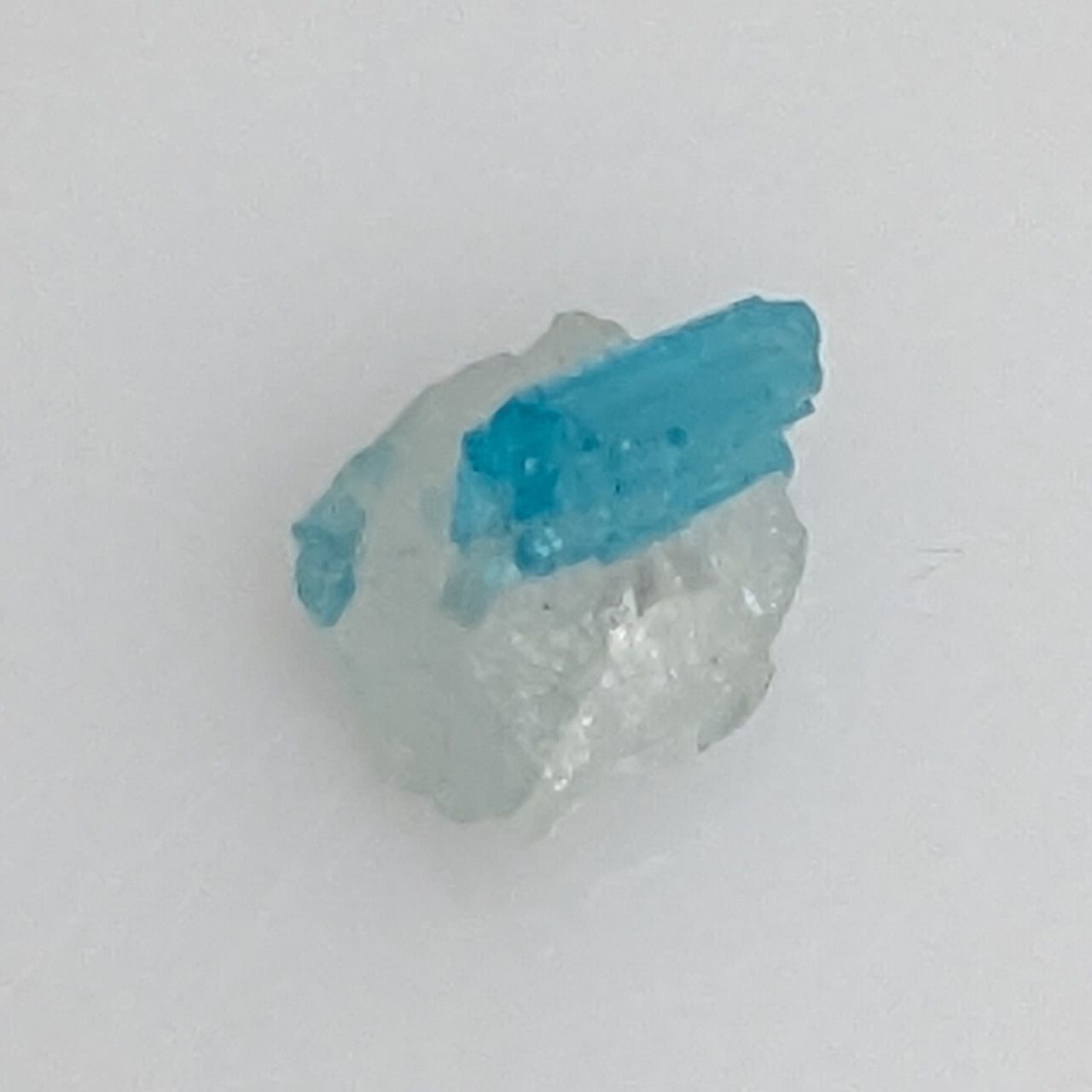 パライバトルマリン原石 ブラジル・パレーリャス産【2.78ct】PRO206956