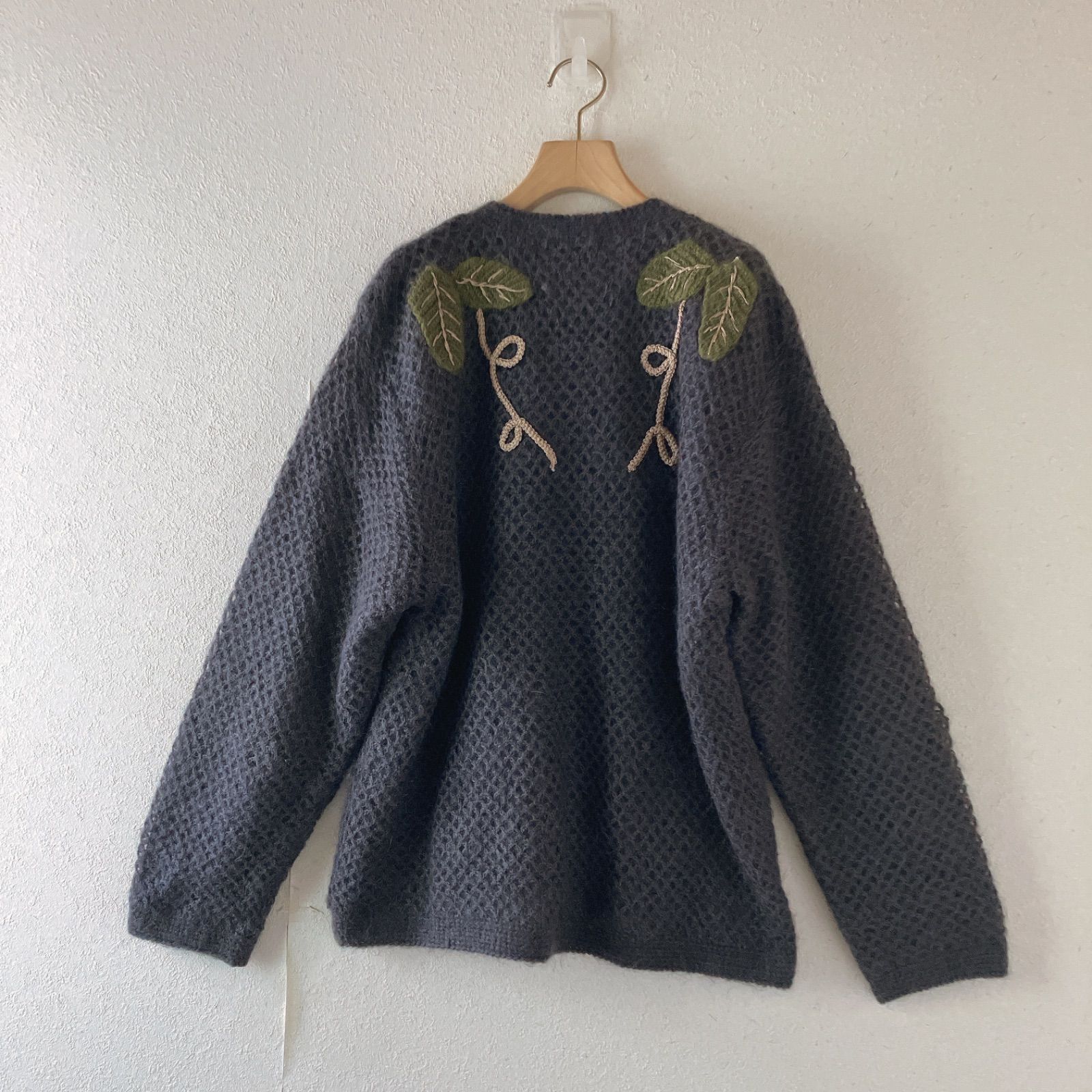 ヴィンテージ 立体花刺繍 フラワーモチーフ カーディガン 濃グレー 毛 