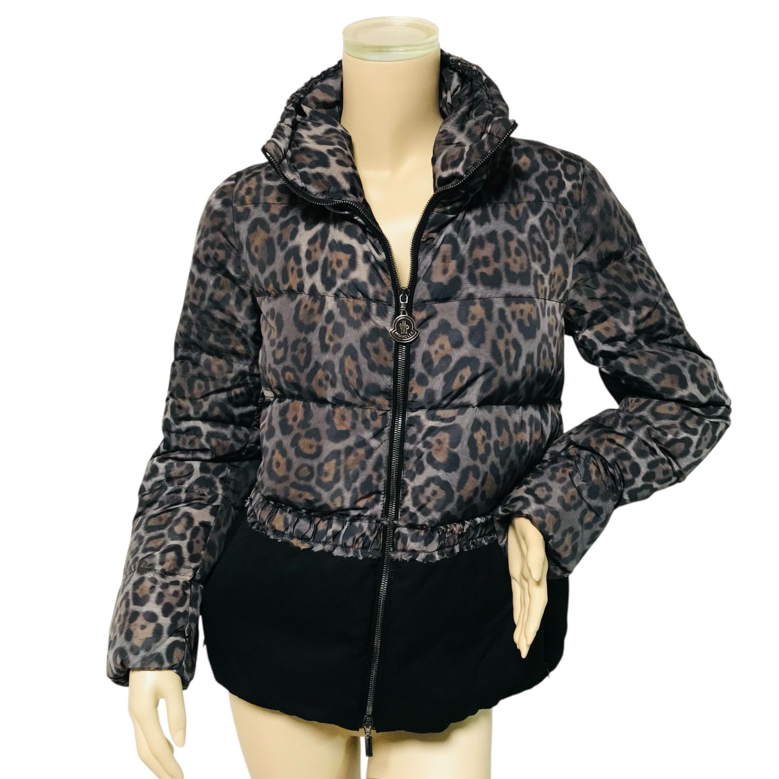 モンクレール ヒョウ柄ダウンジャケット フード付き 美品☆MONCLER・モンクレール ARGENTEE レディース ブランドロゴタグ
