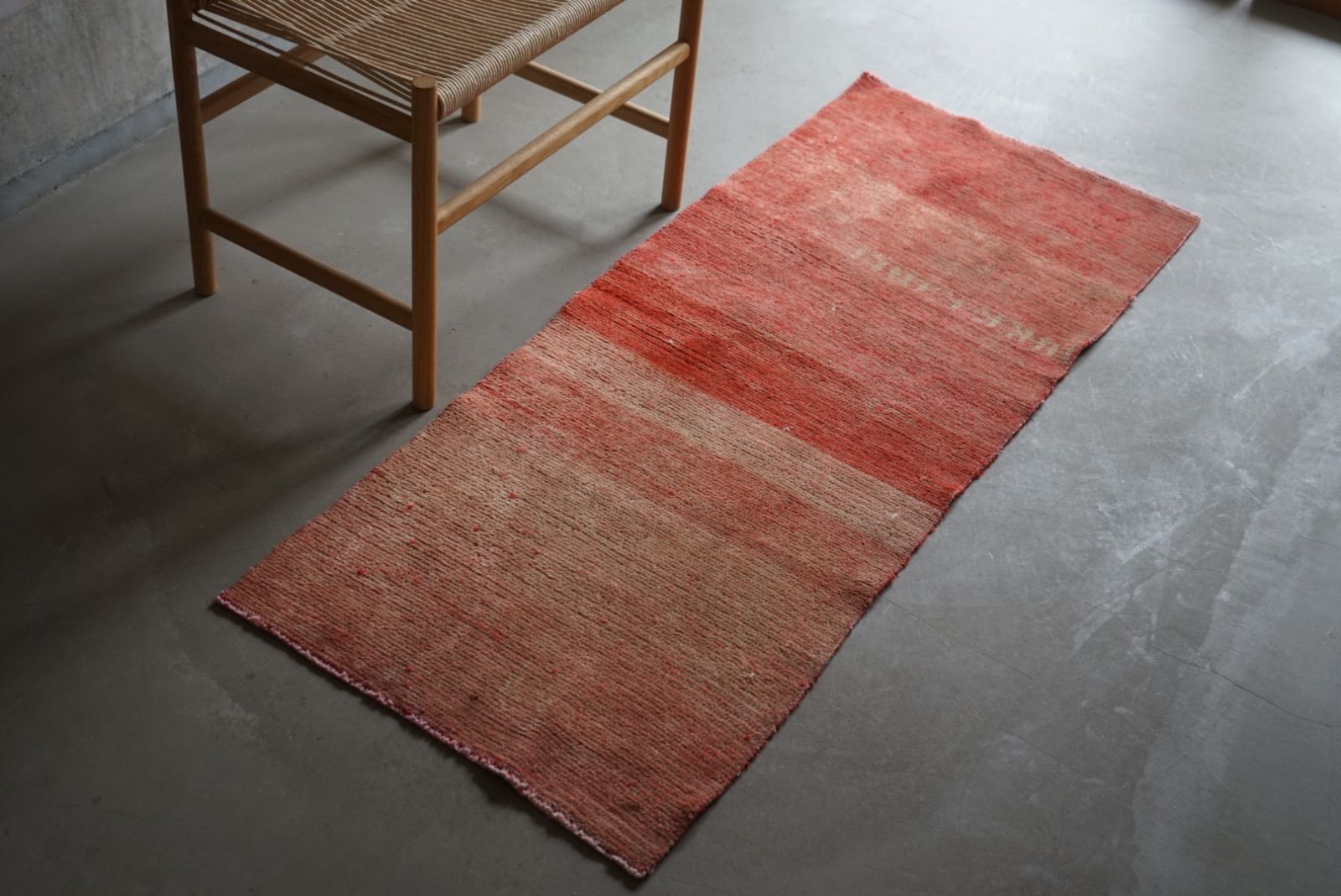 ヴィンテージラグ トルコ ウシャク ランナーラグ サーモンピンク 1970