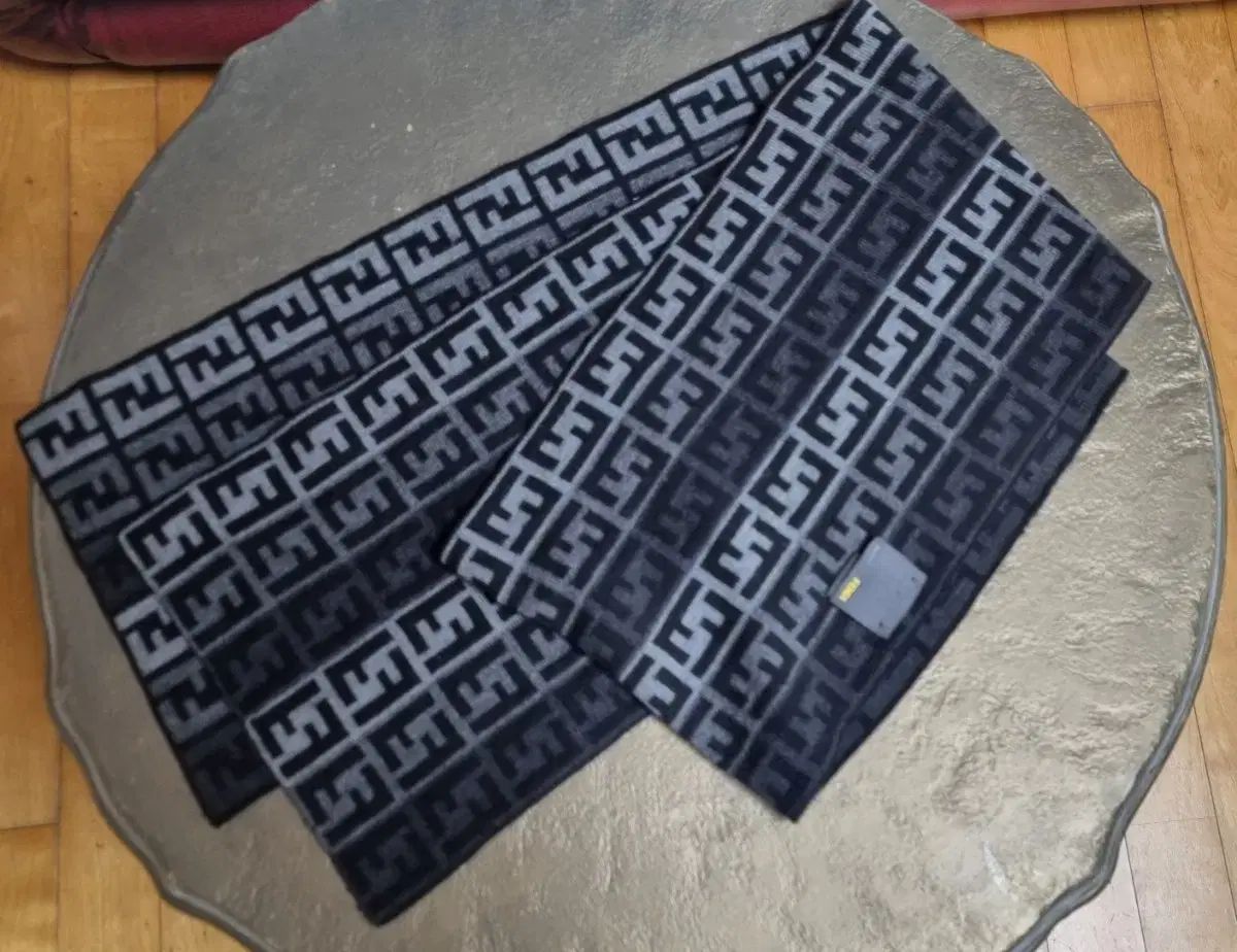 FENDI フェンディ マフラー