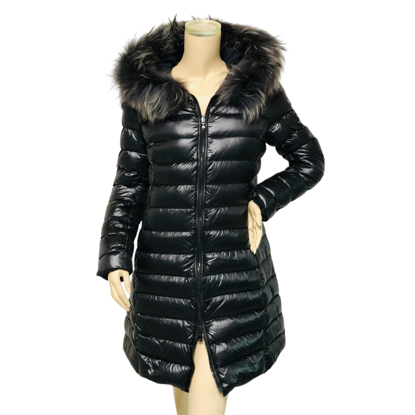 極美品 タトラス イセラ リバーシブル ダウンコート フード ファー ブラック 美品☆TATRAS・タトラス ISERA イセラ レディース ブランドアイコン