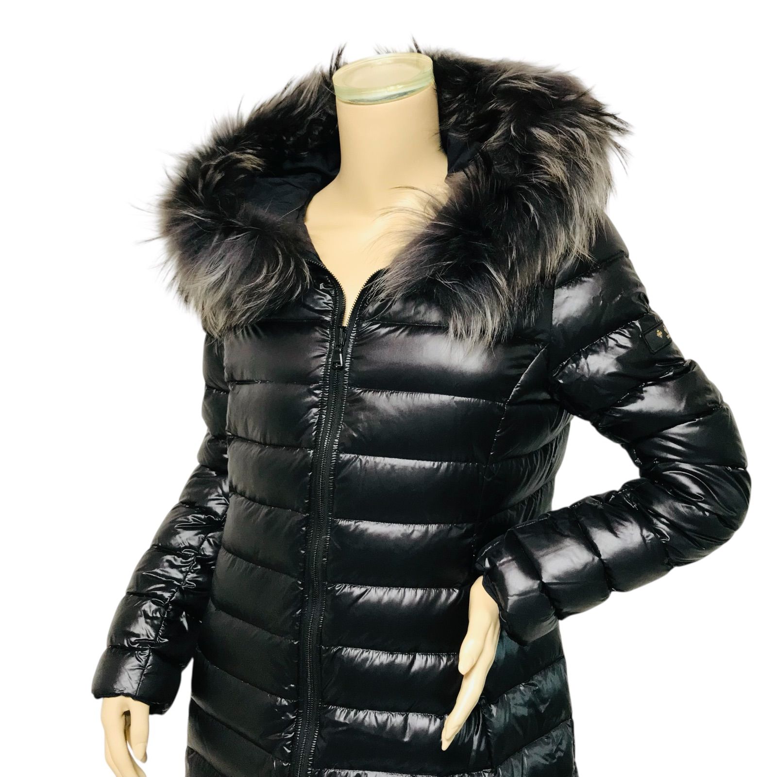 美品 タトラス イセラ リバーシブル ダウンジャケット ラクーンファー ベージュ 美品☆TATRAS・タトラス ISERA イセラ レディース ブランドアイコン