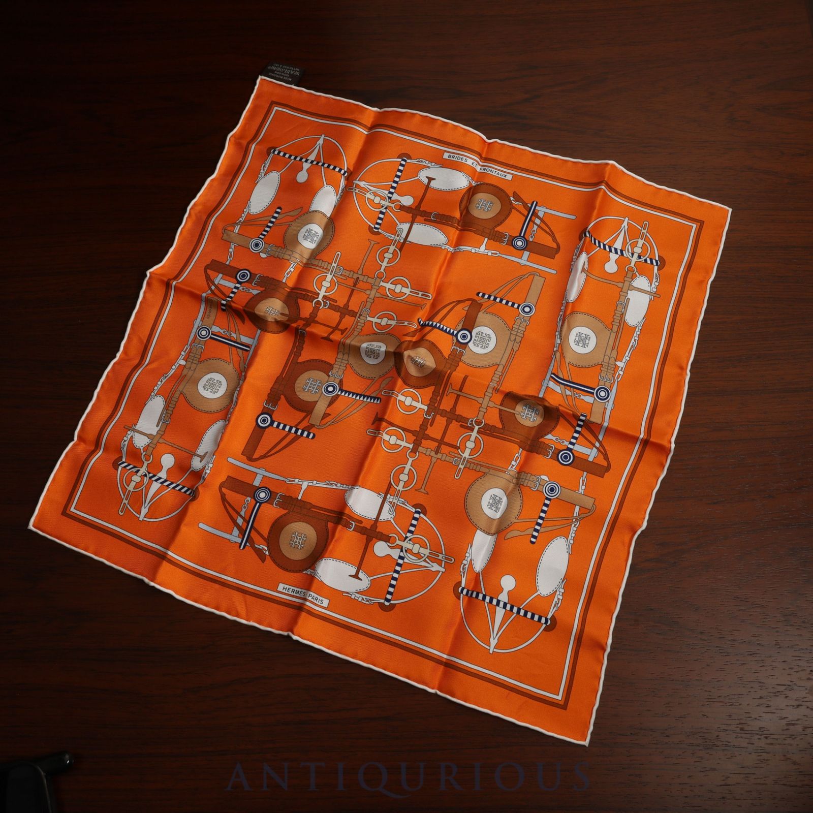 エルメス スカーフ カレ45 BRIDES ET FRONTAUX 馬勒と額飾り SILK