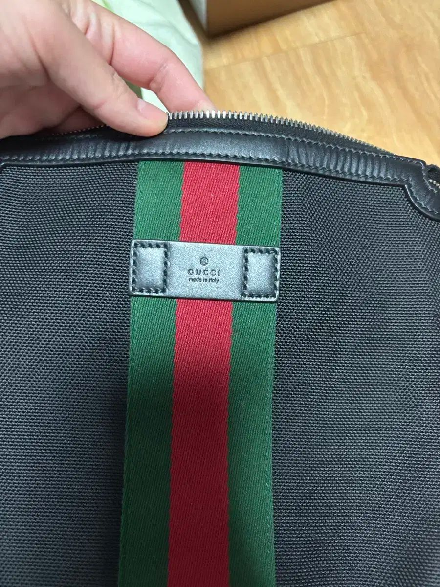 グッチ 3本線 ブラック クロスバッグ