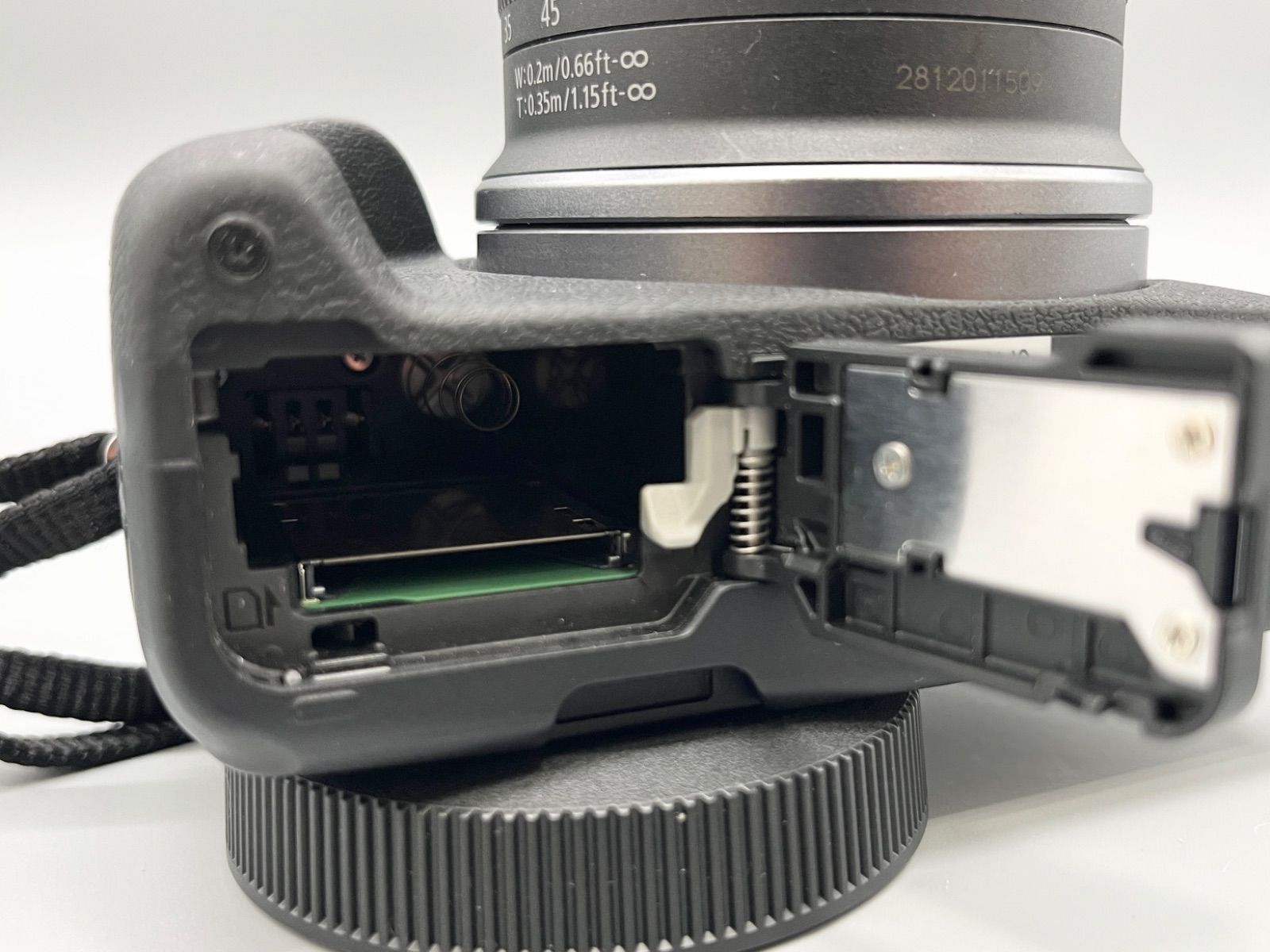 Canon EOS R50 デジタル一眼レフカメラ Wレンズキット Canon EOS R50 デジタル一眼レフカメラ Wレンズキット