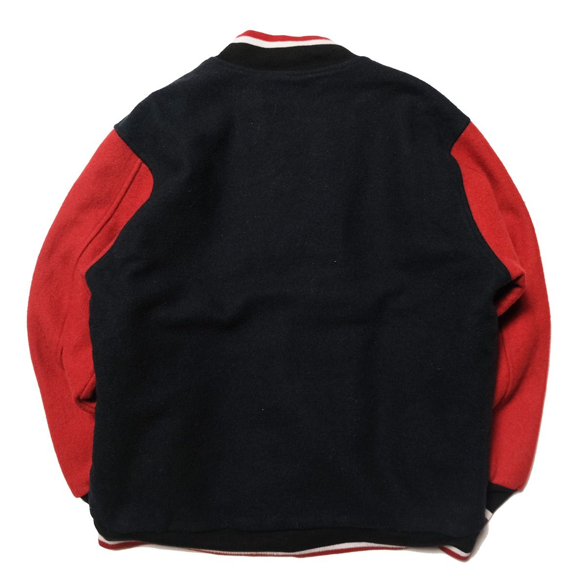 ウール スタジャン