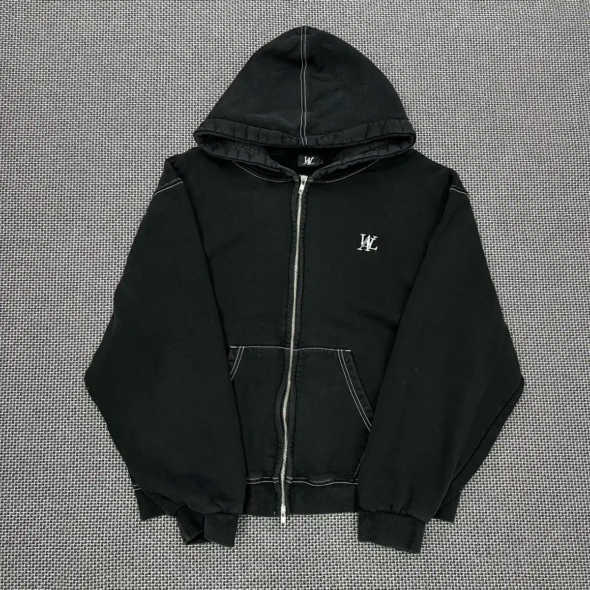 WOOALONG ブラック フードジップアップ - メルカリ