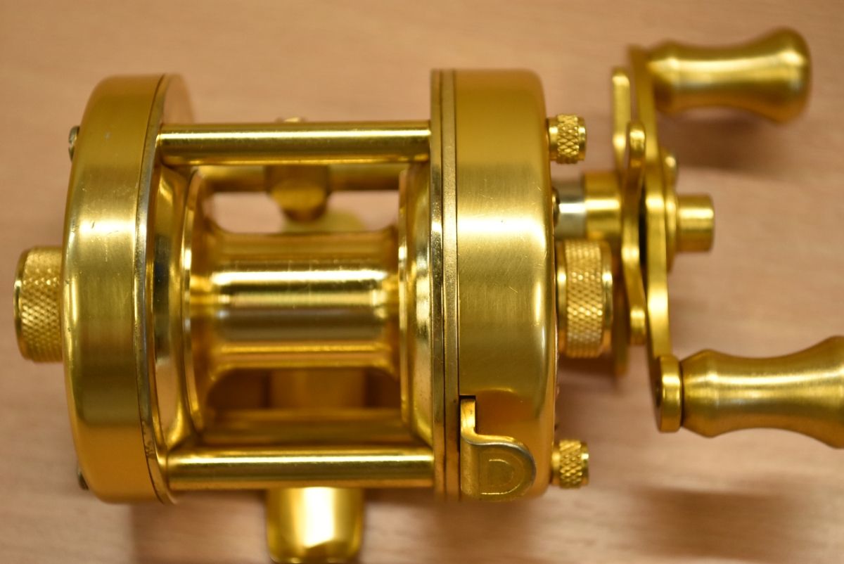 道楽　バイトマン77 右ハンドル 道楽 バイトマン 77 右 Dowluck BITEMAN ベイトリール バス