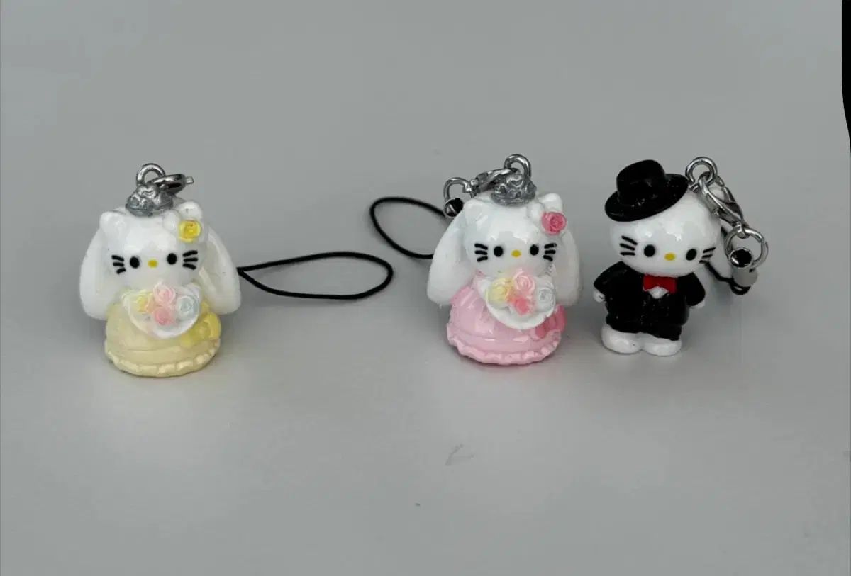 ウェディング ハローキティ キーホルダー - メルカリ