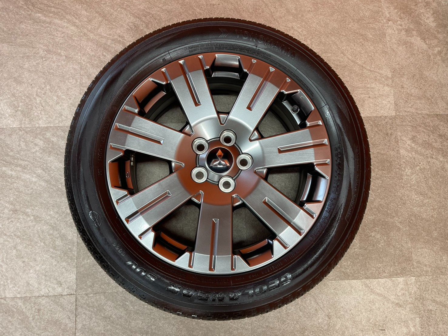 ㉚ デリカD 5 ジャスパー アルミホイールタイヤセット みです