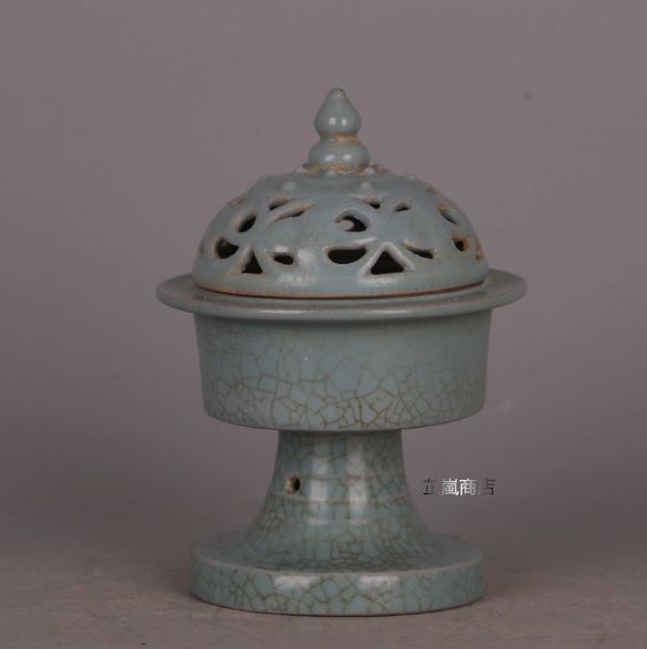 宋 汝窯 天青釉 青瓷 貫入 透かし彫り 支釘痕 香炉 - メルカリ