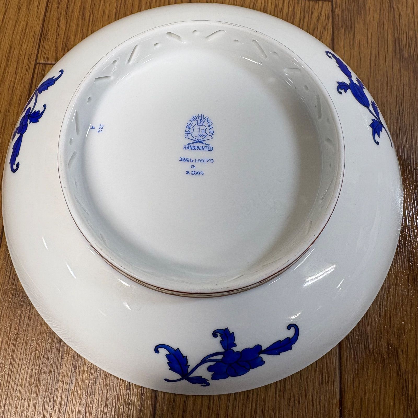 ミニティーポットとラージカップ＆ソーサ