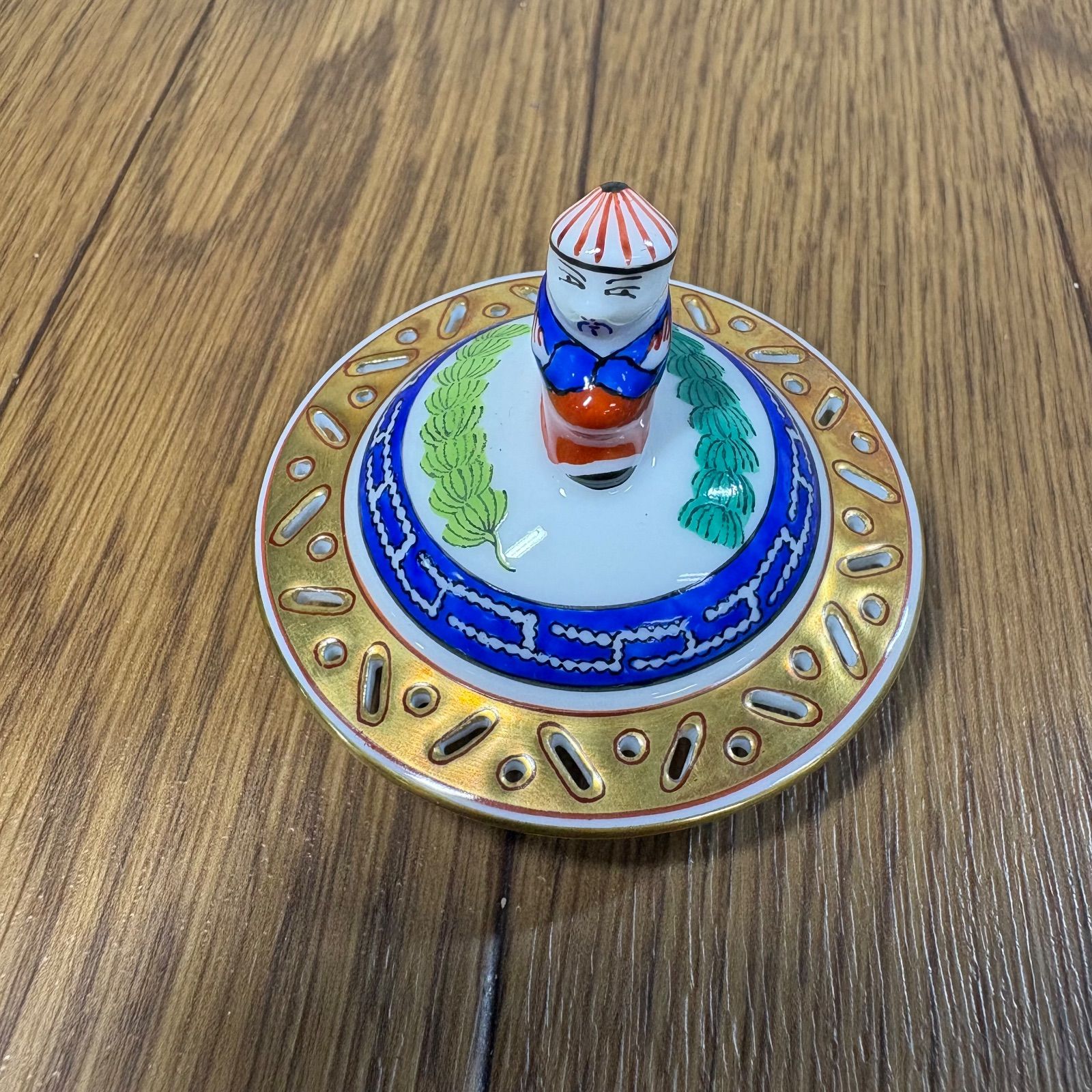 ポワッソン ミニティーポットとラージカップ＆ソーサ