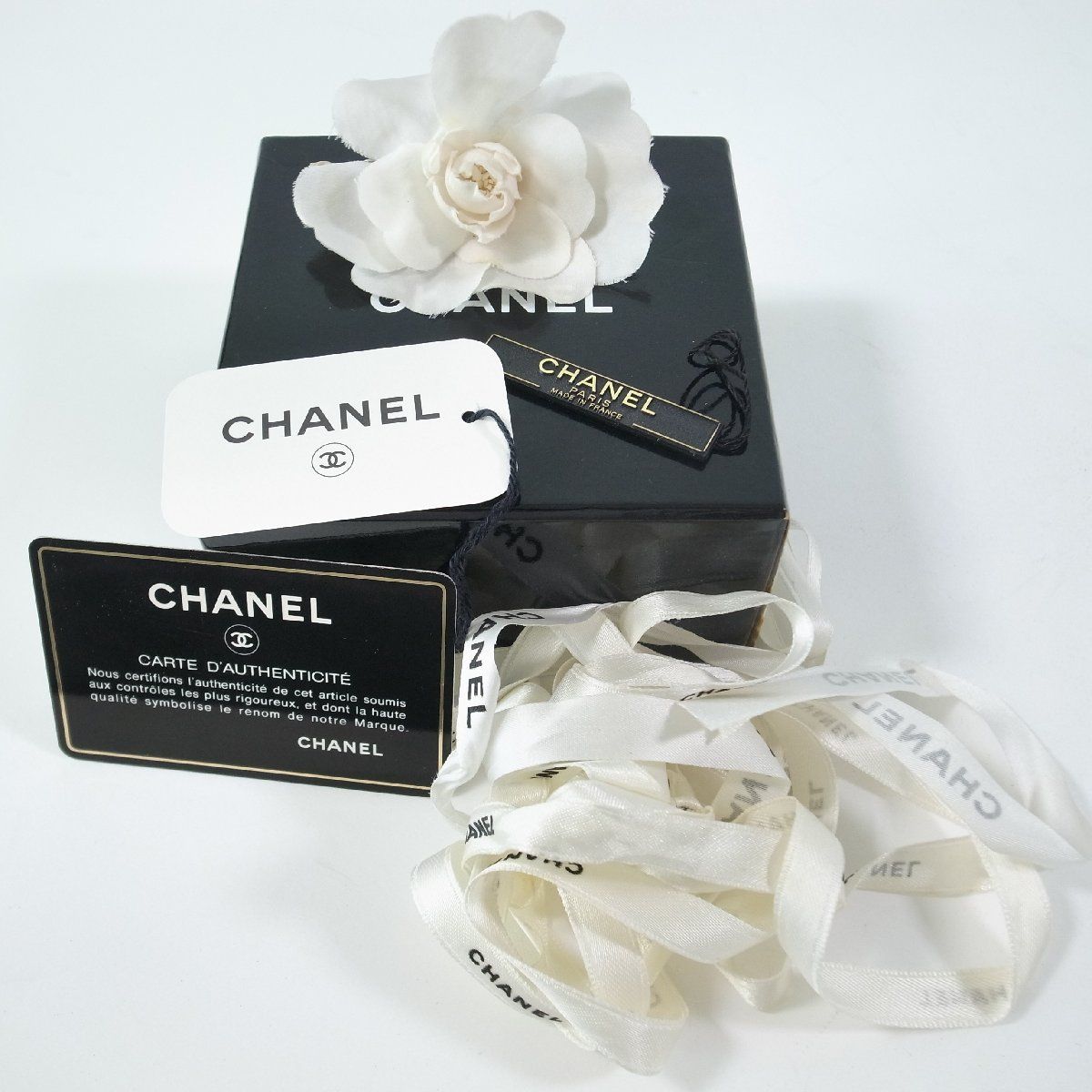 CHANEL シャネル コサージュ ブローチ 箱付 - メルカリ