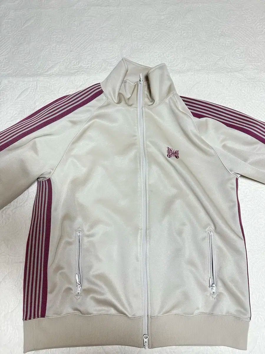 Needles トラックジャケット アイボリー NEEDLES ニードルズ トラック ジャケット アイボリー XL - メルカリ