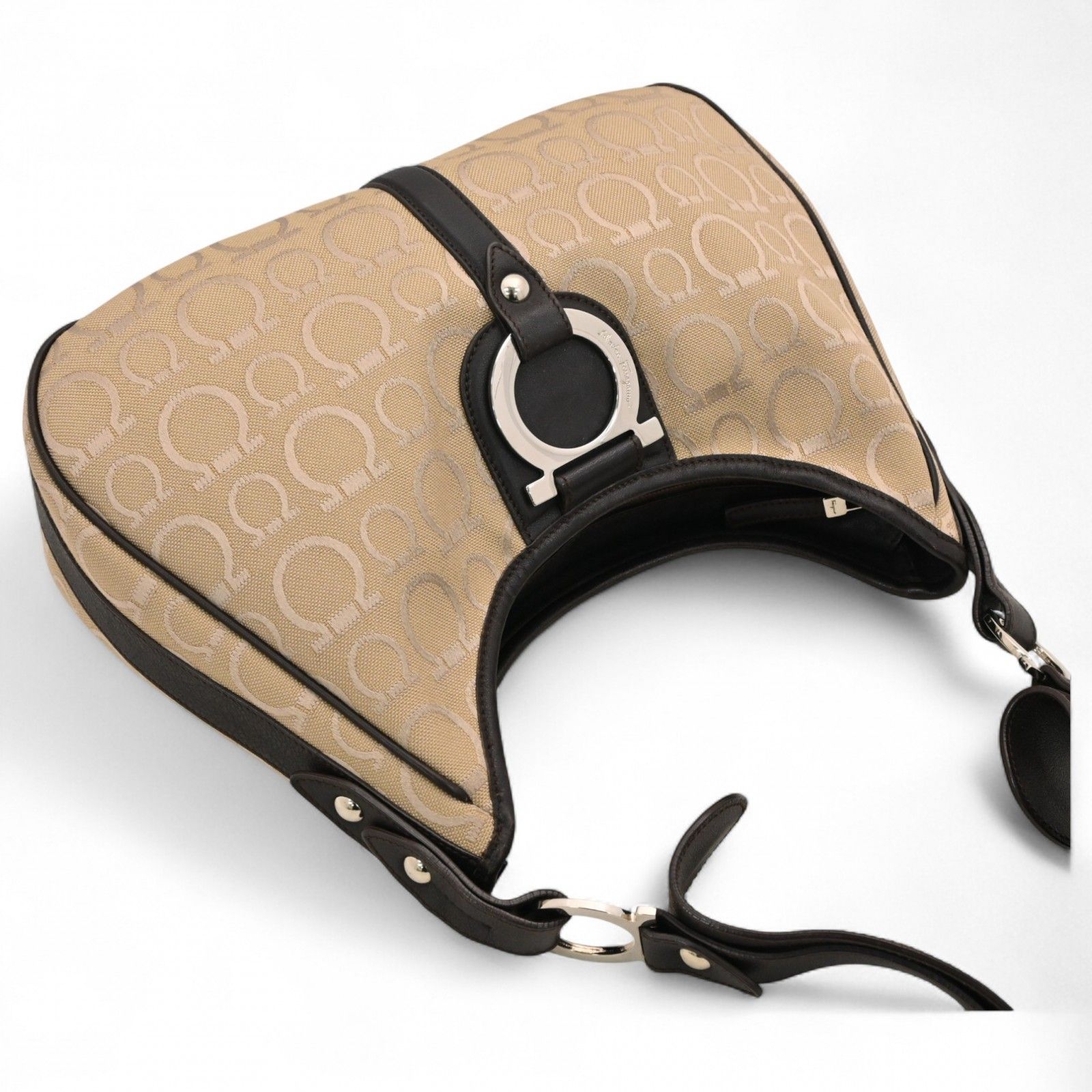 フェラガモ ガンチーニ キャンバス ワンショルダーバッグ Aランク