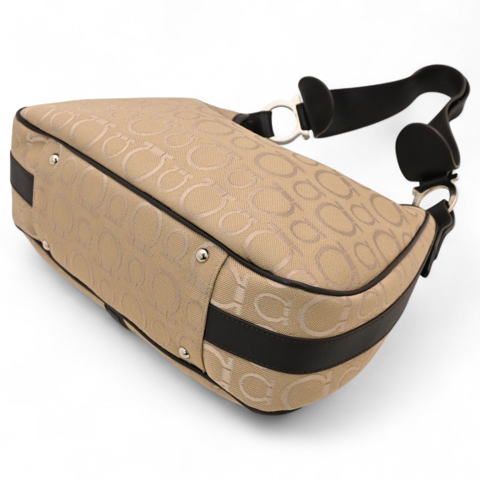 フェラガモ ガンチーニ キャンバス ワンショルダーバッグ Aランク