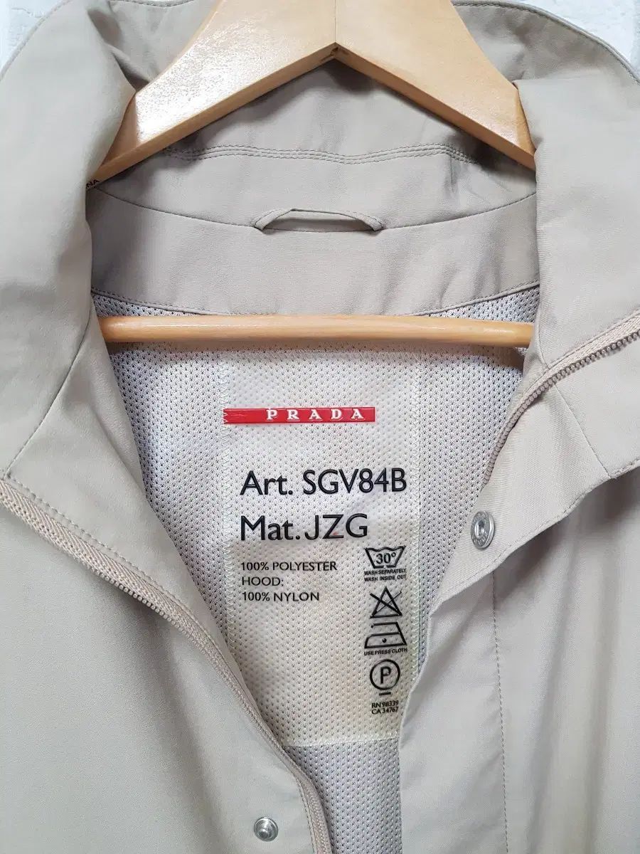 52/105/正規品 PRADA プラダ スポーツ GORE-TEX ゴアテックス ウィンド