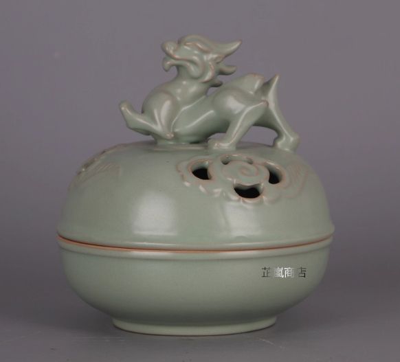 宋 汝窯 青釉 透かし彫り龍文 香薰香炉 清涼寺支釘 磁器 骨董 家居置物