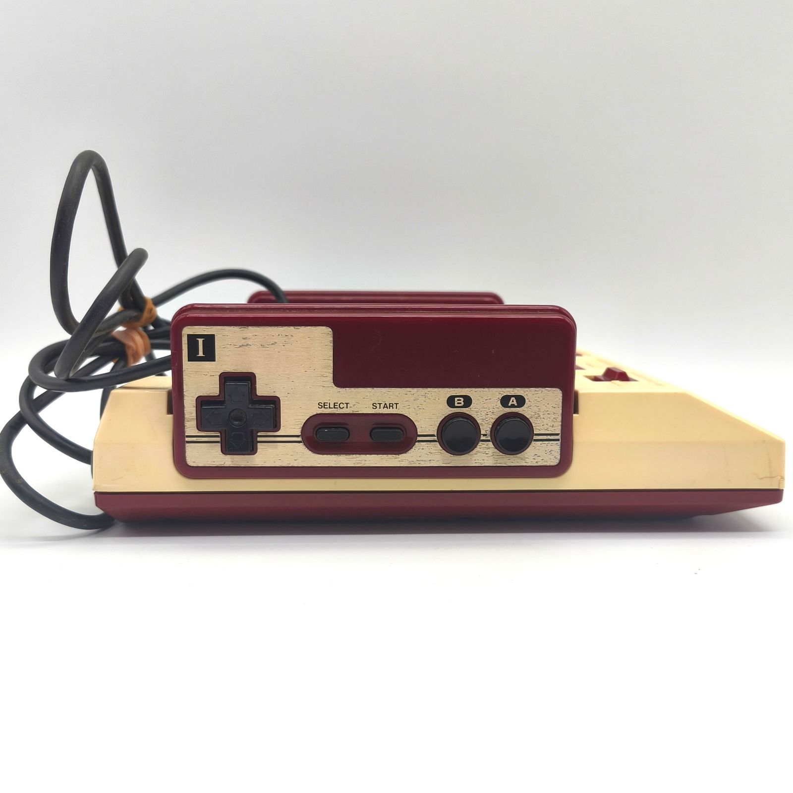 任天堂 初代 ファミリーコンピュータ HVC-001 Nintendo ファミリーコンピュータ HVC-001 - メルカリ