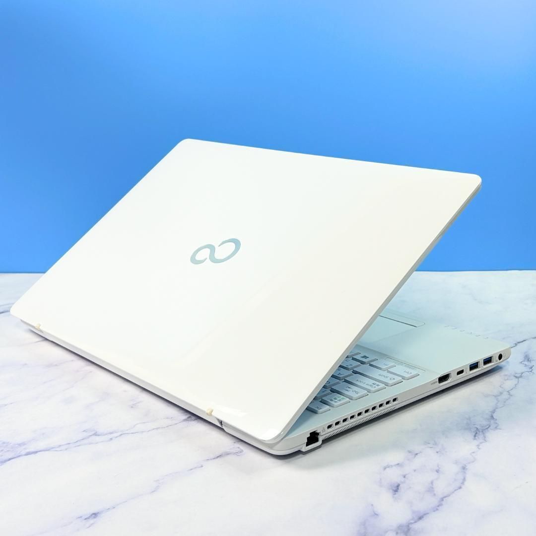 美品！Corei7・16GB・SSD・ホワイト・バッテリー良・ノートパソコン 美品ホワイト！Corei7・16GB・SSD・ブルーレイ・ノートパソコン - メルカリ