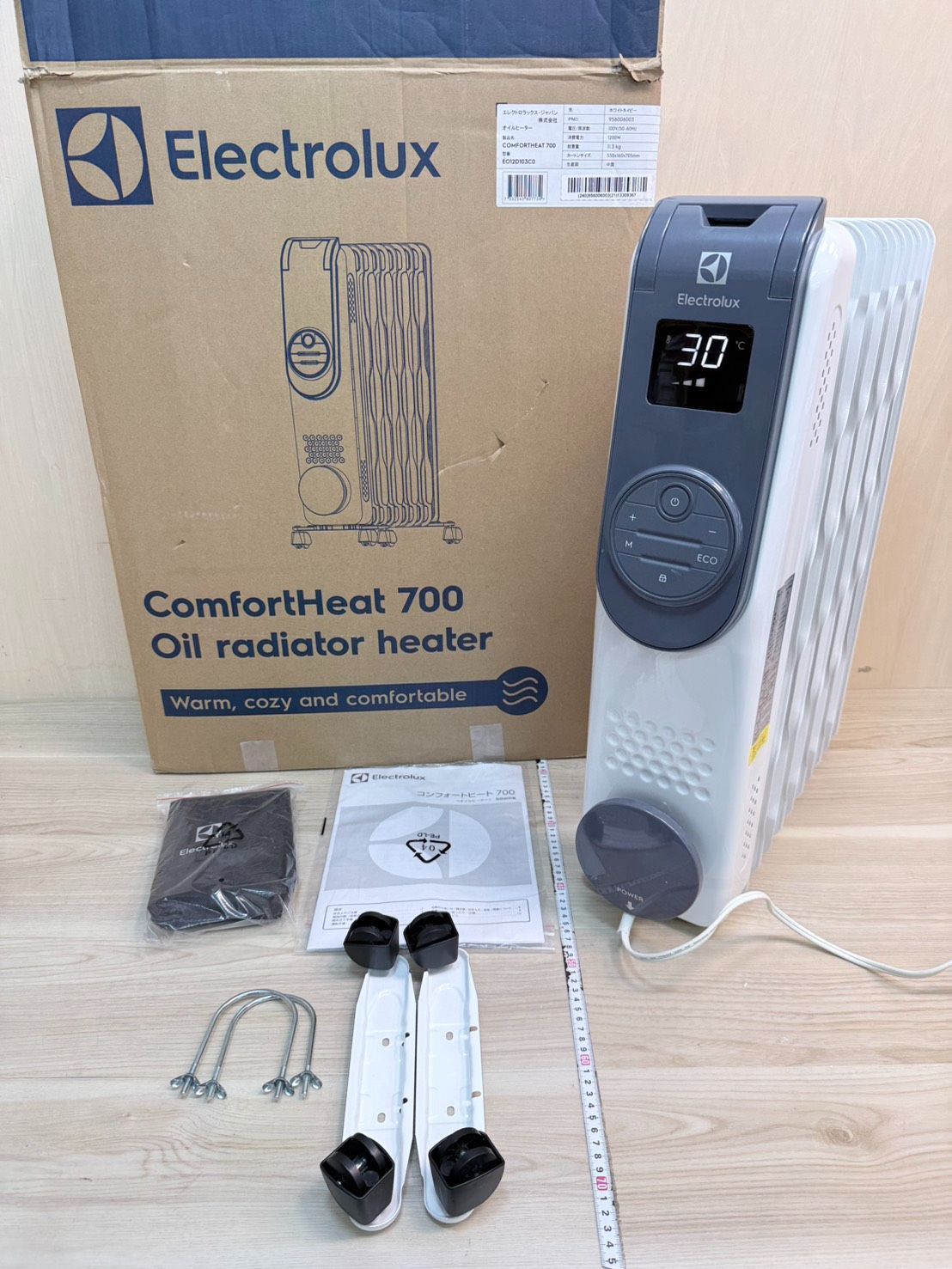 展示 コストコ オイルヒーター 1200 W ComfortHeat 700 Electrolux