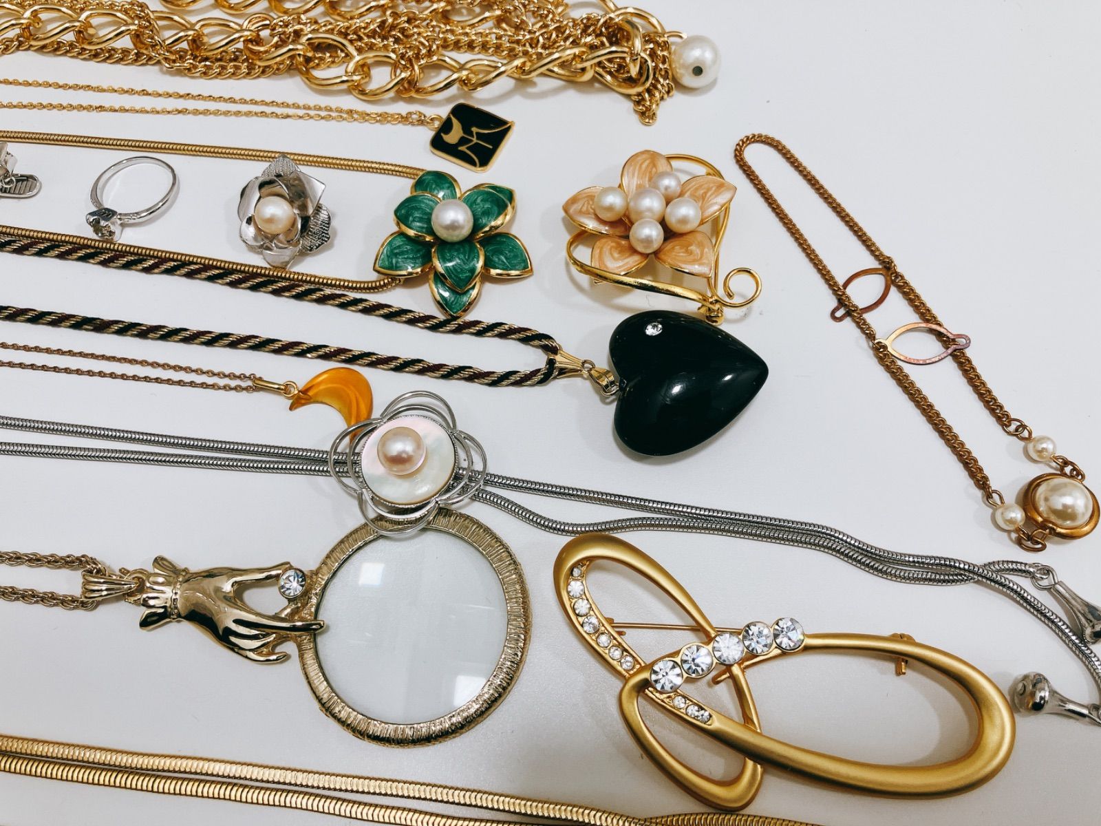 遺品整理　アクセサリー　アンティーク 【期間限定特価！遺品整理品アクセサリー】 - メルカリ