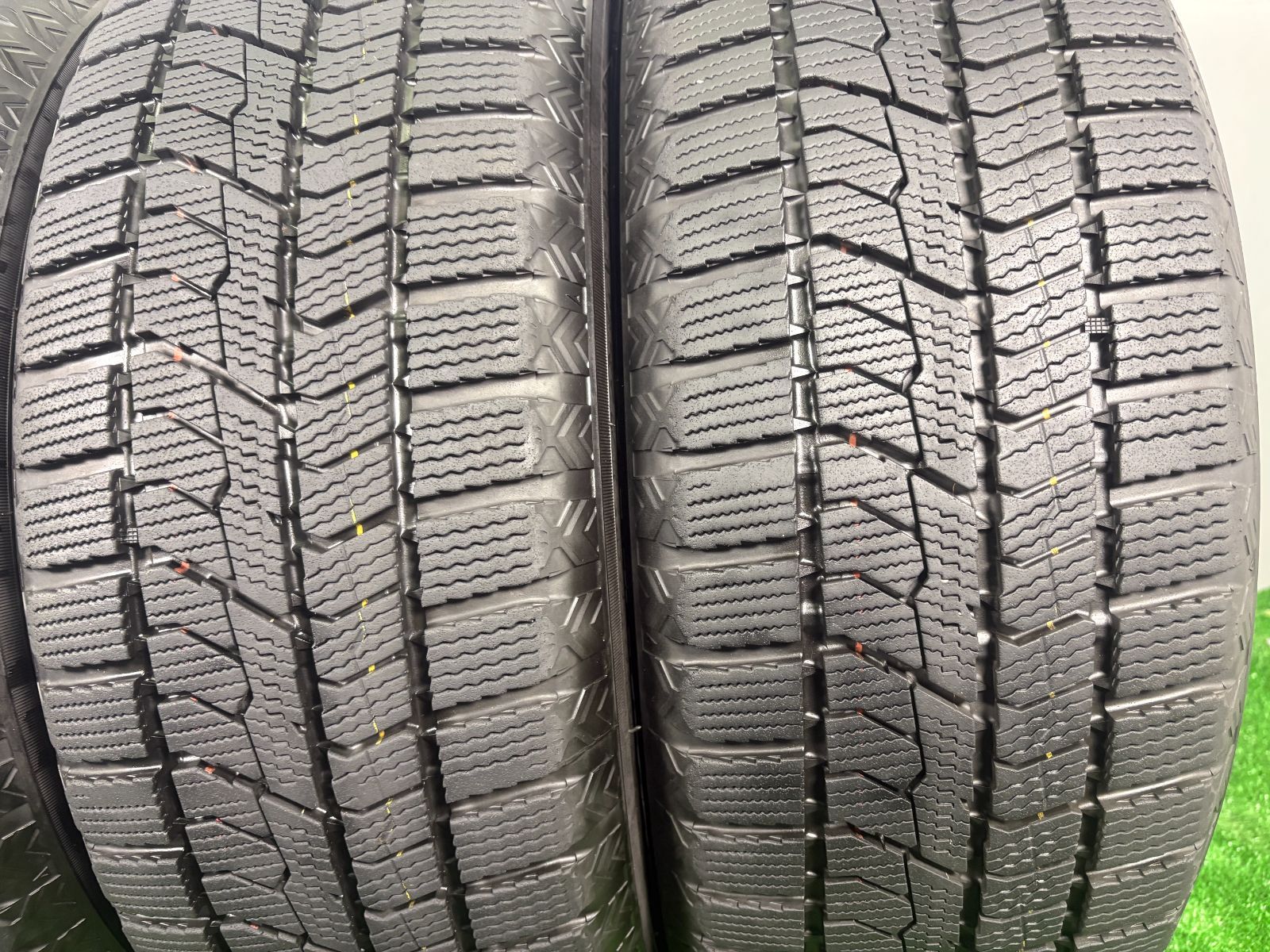 タイヤ スタッドレス