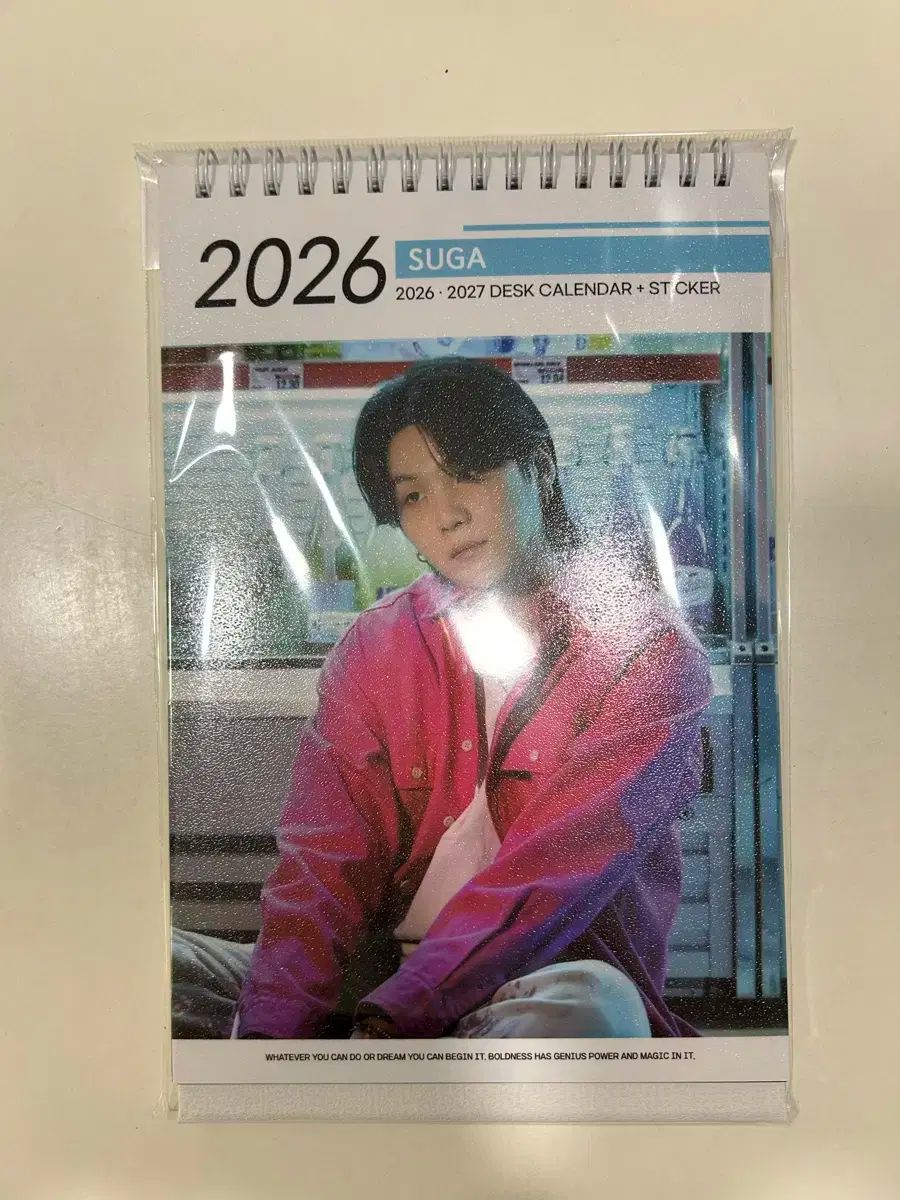 BTS 防弾少年団 シュガ SUGA 2026-2027卓上カレンダー + ステッカー 非