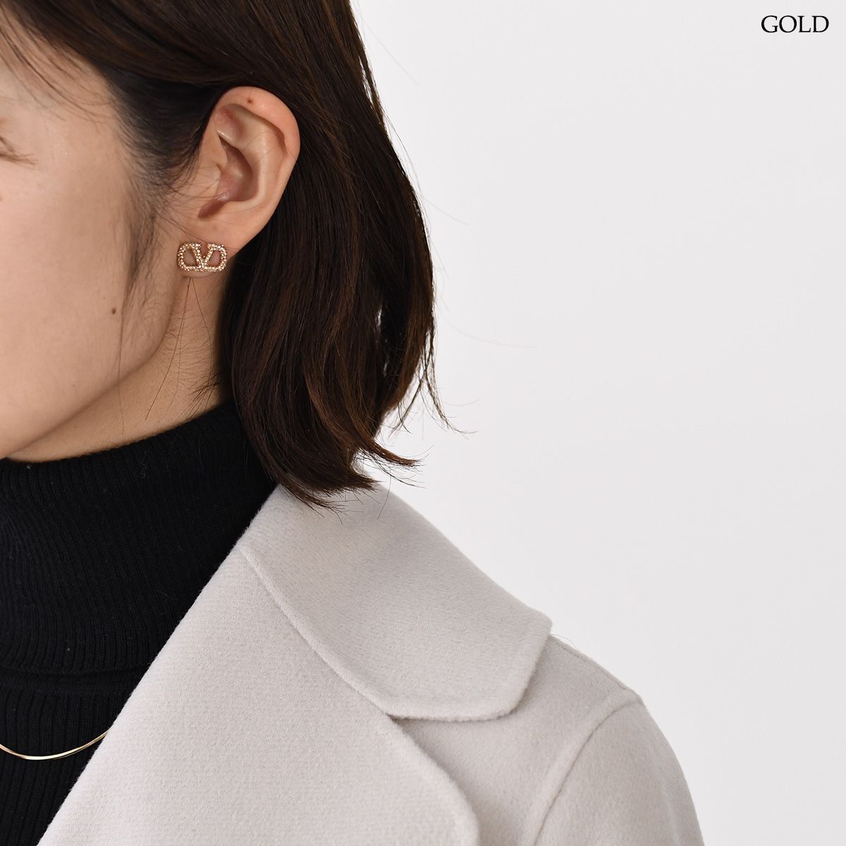 極美品✨ヴァレンティノ Vロゴ ピアス アクセサリー　ゴールド　ラインストーン VALENTINO ヴァレンティノ ピアス アクセサリー WJ0F85YCW レディース