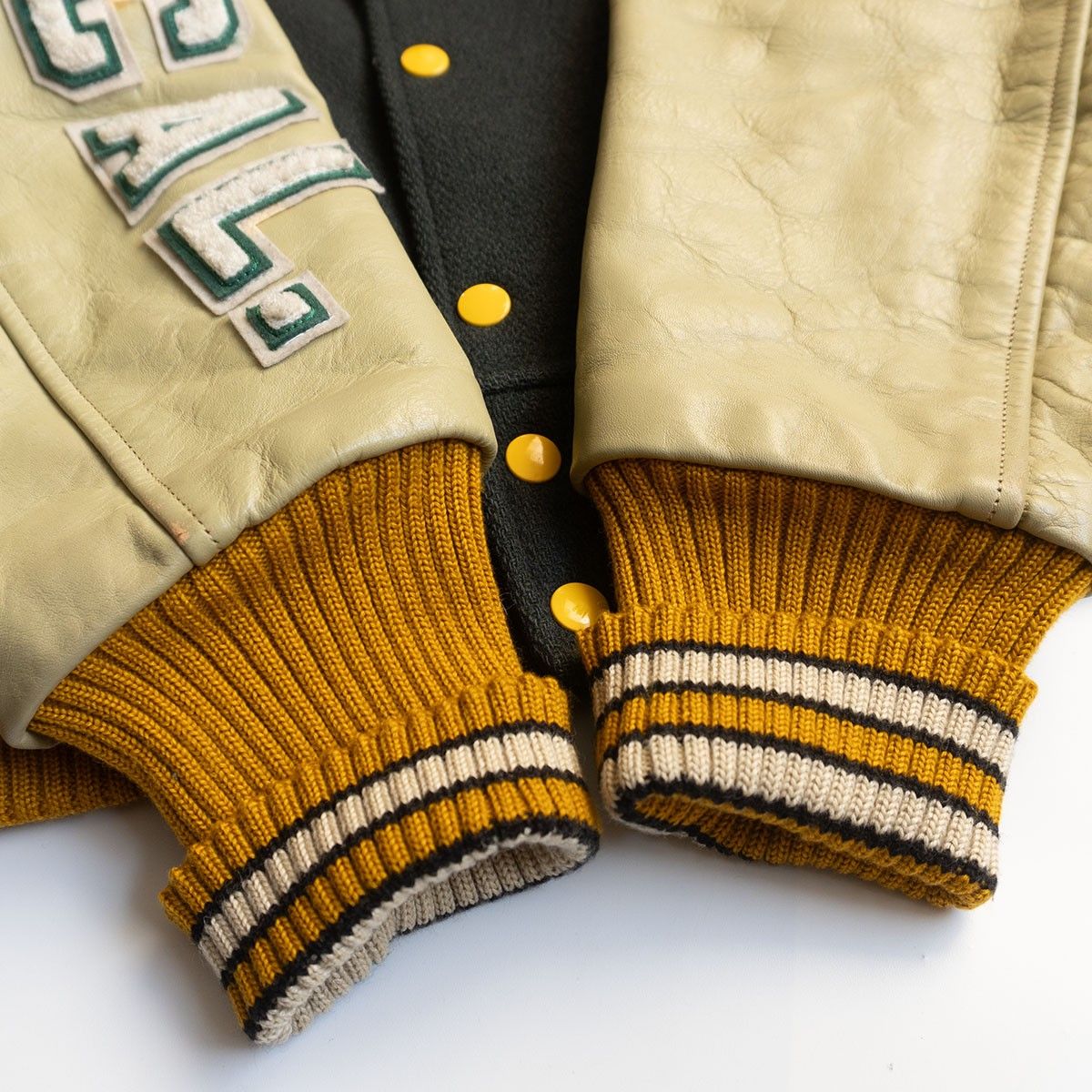 美品】WHITESVILLE【フルデコ レザースリーブ スタジャン】40