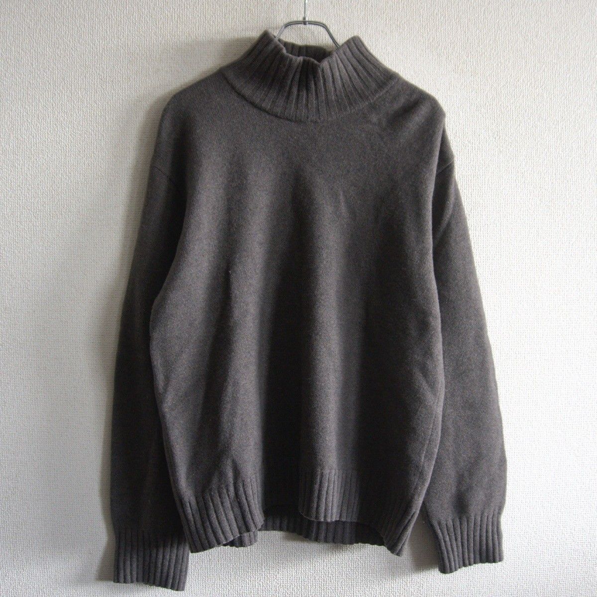 美品】ISSEY MIYAKE 【デザイン タートルネック ウール セーター】 2 