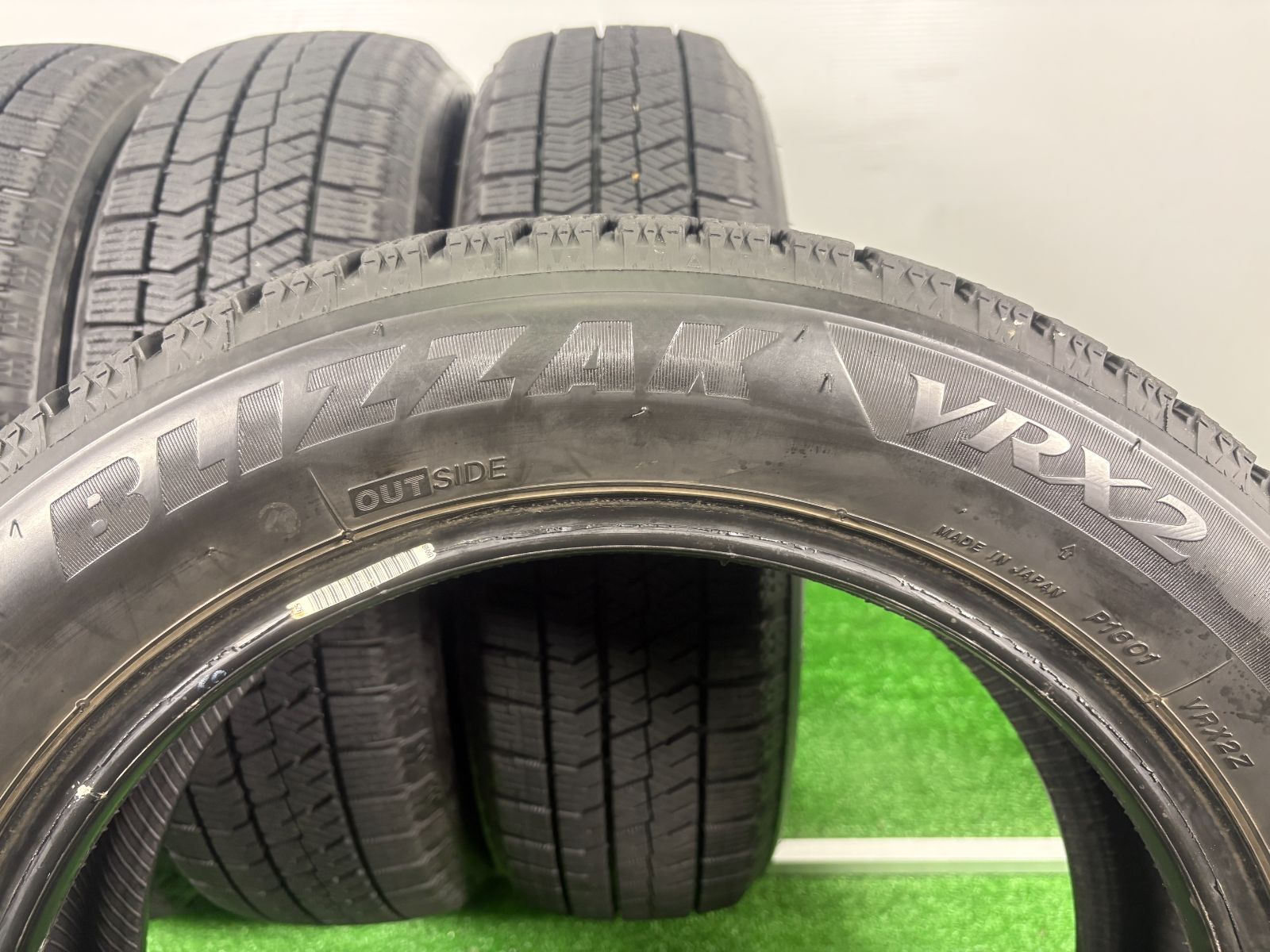 タイヤ スタッドレス