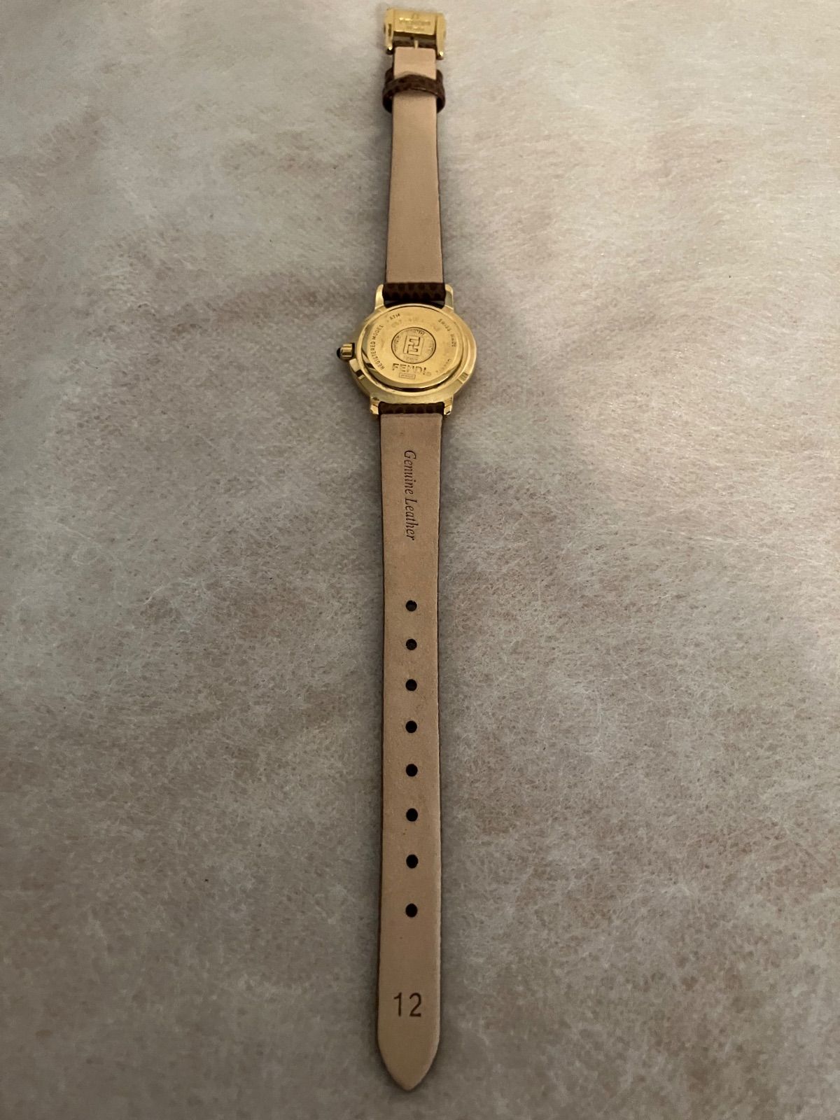 稼働☆FENDI ゴールド レディースQZ腕時計 電池、革ベルト新品 - メルカリ