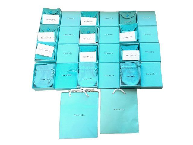 Tiffanyティファニー　空箱巾着　12セット 美品のみ ティファニー 箱 保存袋 中綿付き 化粧箱 巾着 空き箱 空箱