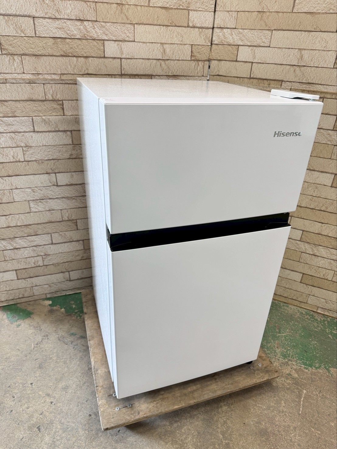 【高年式】大阪送料無料★3か月保障付き★冷蔵庫★ハイセンス★2ドア★2024年★HR-B91HW★IR-42 高年式】大阪送料無料☆3か月保障付き☆冷蔵庫☆ハイセンス
