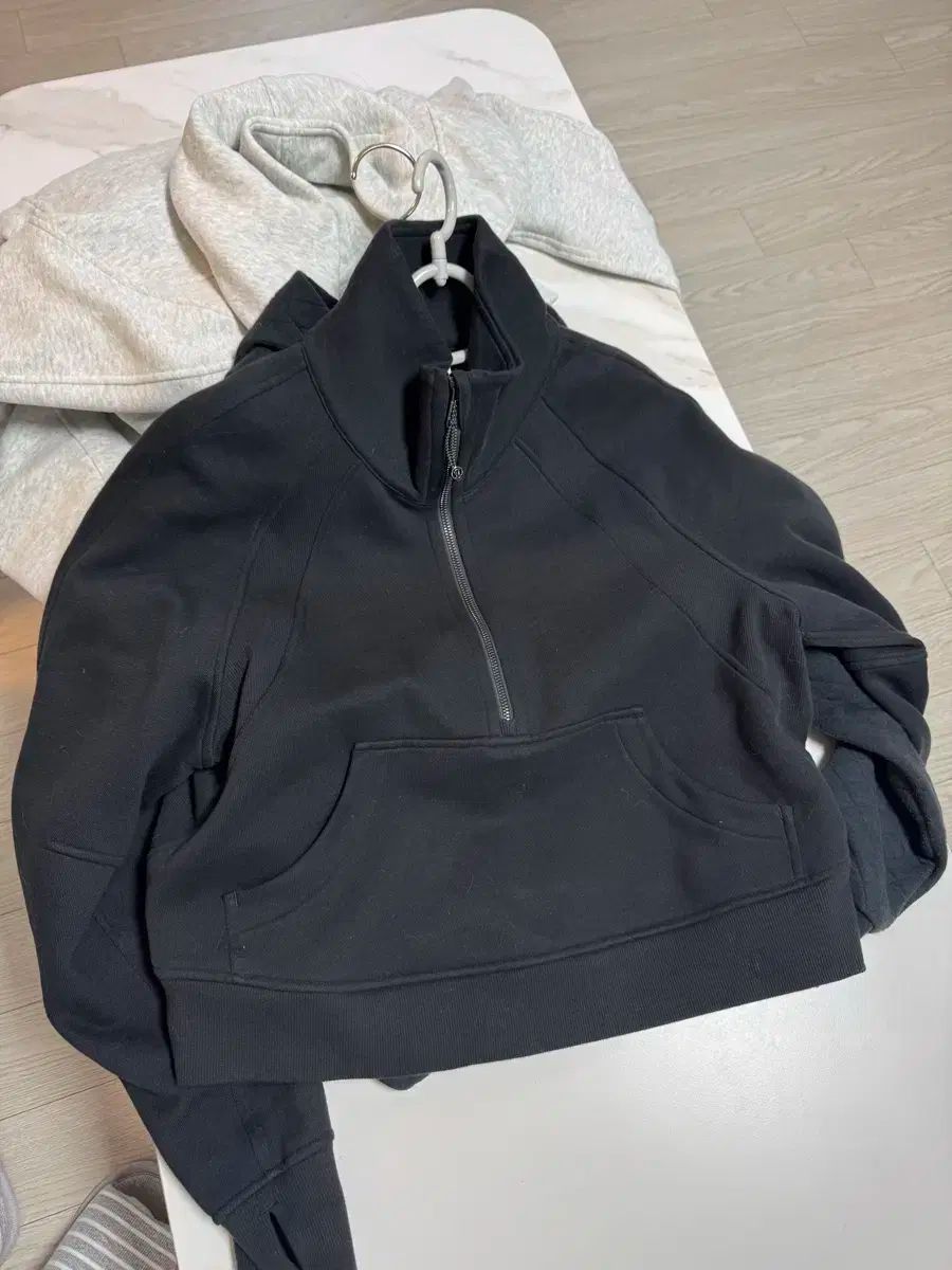 ルルレモン スキューバ オーバーサイズ ハーフジップ ブラック