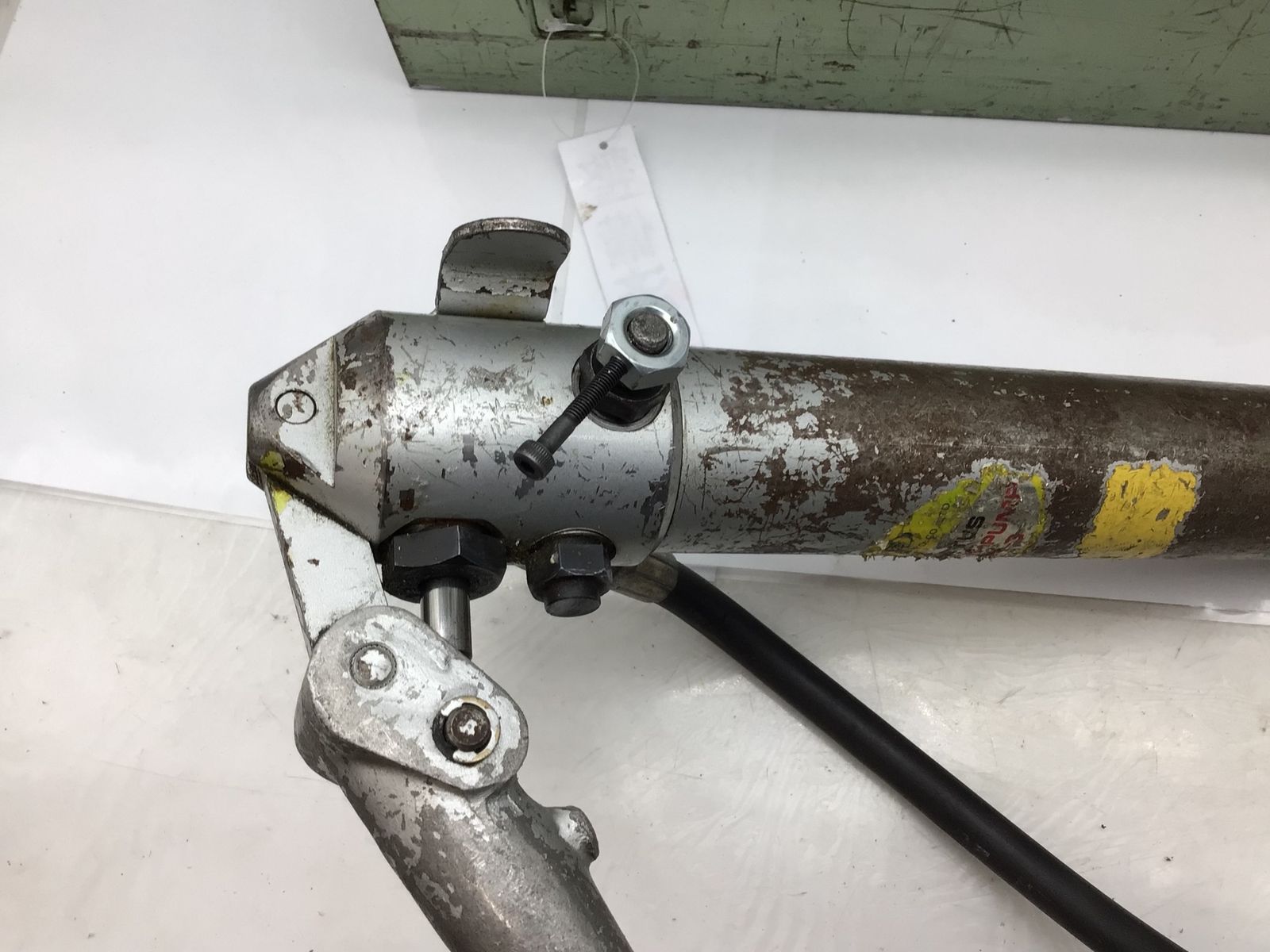 油圧パンチャー