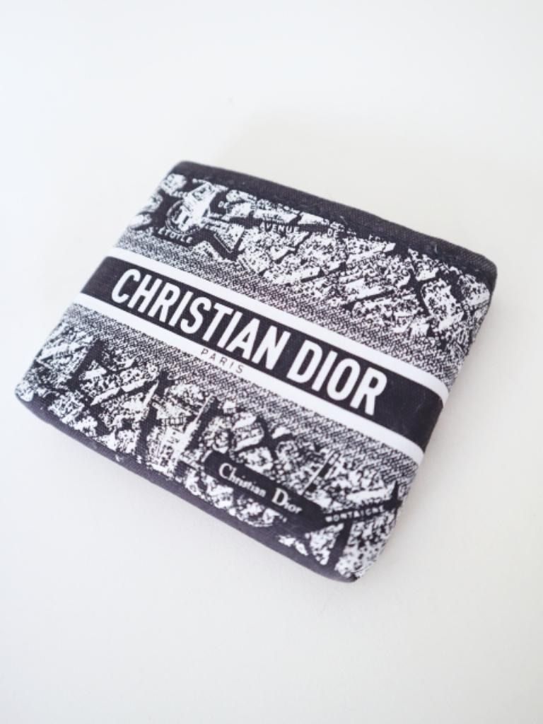 サンク ディオールショウ クルール ディオール Dior DIOR アイシャドウ サンククルール 限定 新品DIOR 0 &frasl; 限定色 Diorディオールショウサンククルール855ローズモアレ限定品アイ 1 人気色の口コミ