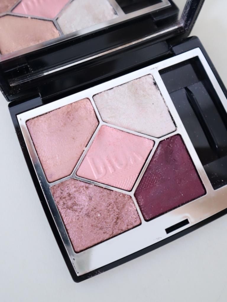 サンク ディオールショウ クルール ディオール Dior DIOR アイシャドウ サンククルール 限定 新品DIOR 0 &frasl; 限定色 Diorディオールショウサンククルール855ローズモアレ限定品アイ 1 人気色の口コミ