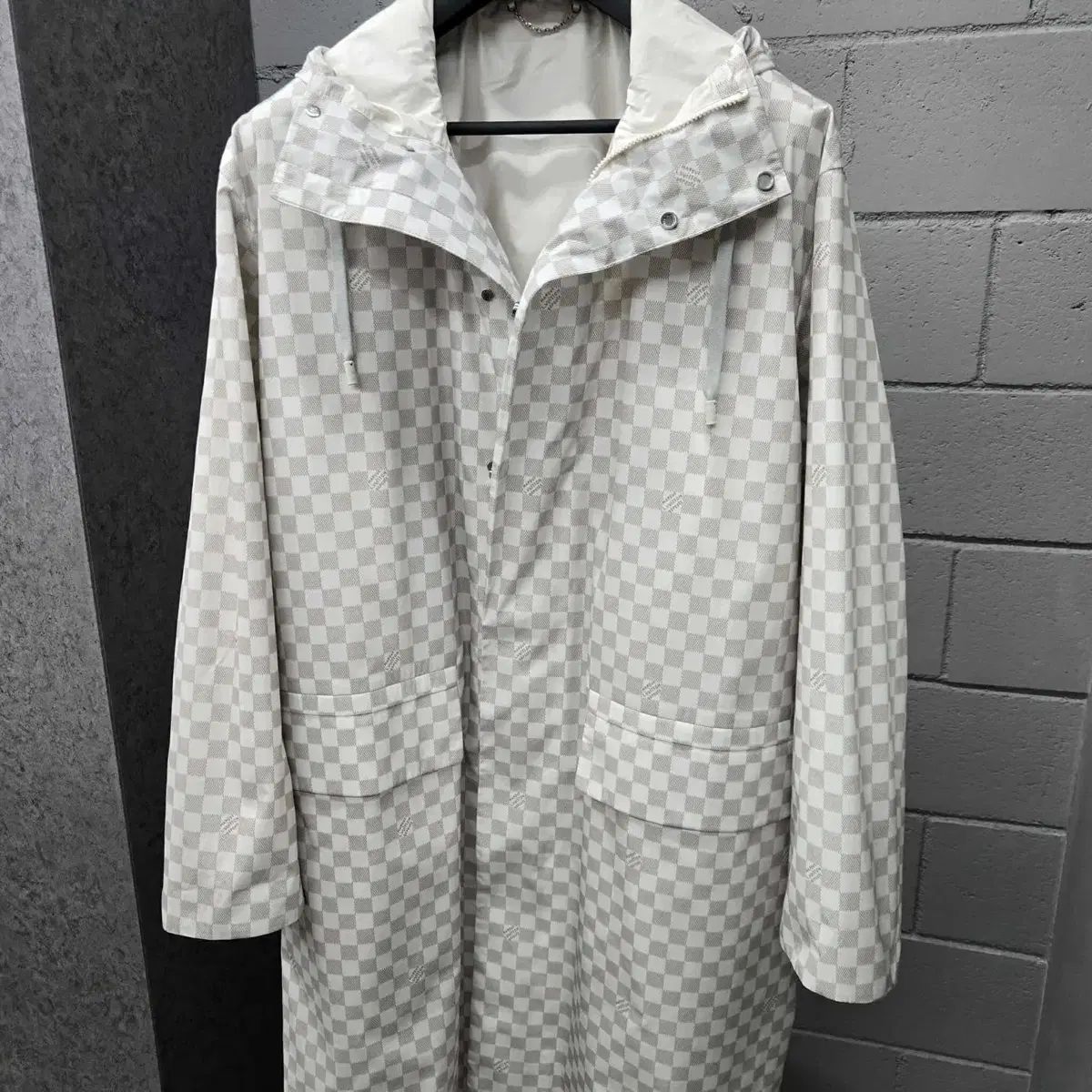 54サイズ ルイヴィトン LVプリント ダミエ ナイロン ロング ウィンド