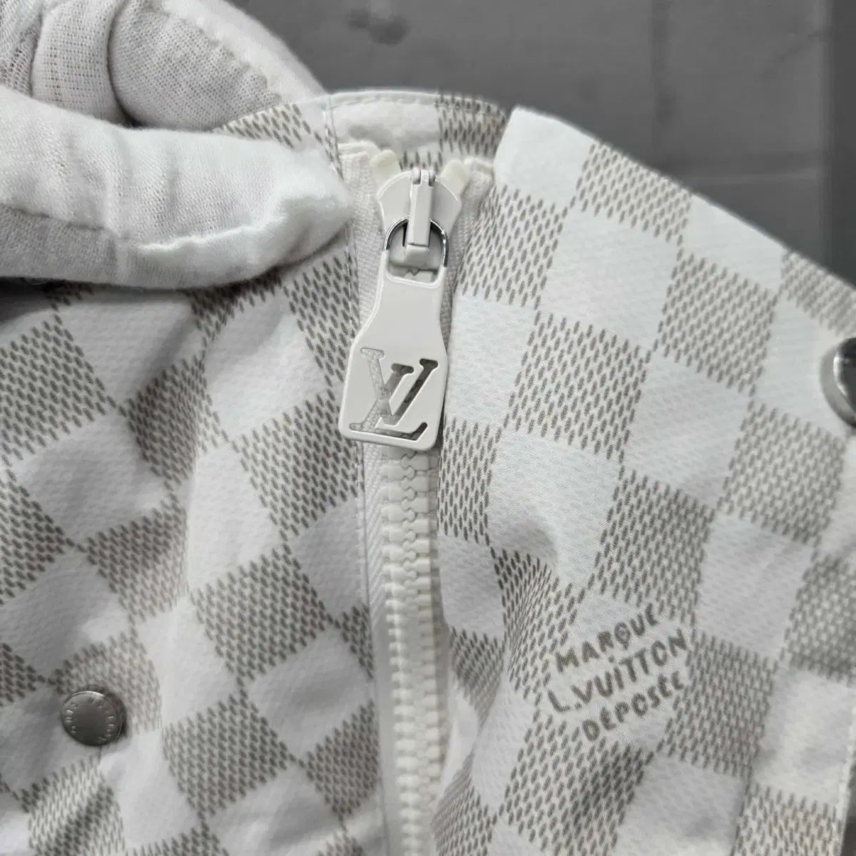 54サイズ ルイヴィトン LVプリント ダミエ ナイロン ロング ウィンド